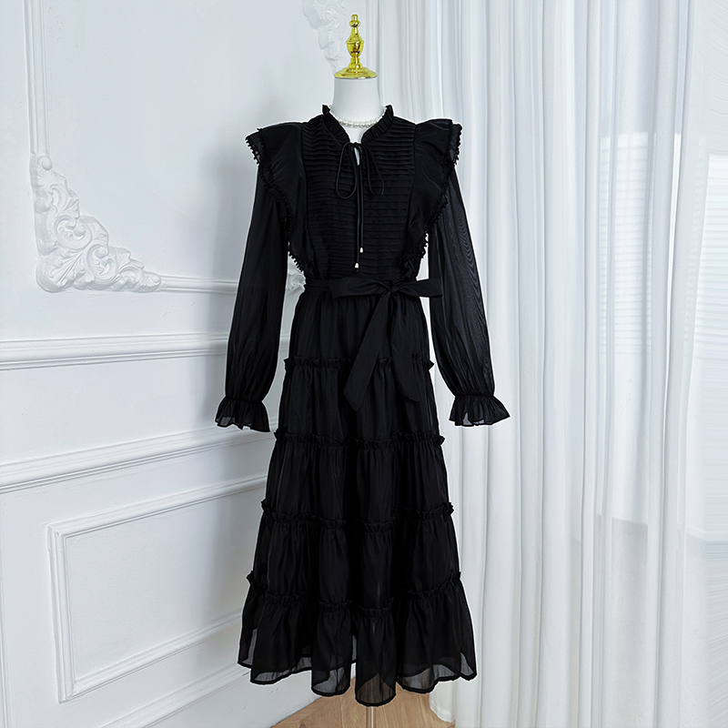 Real shot French pleated black fungus edge waist cinched plus size elegant dress Real shot French pleated black fungus edge waist cinched plus size elegant dress