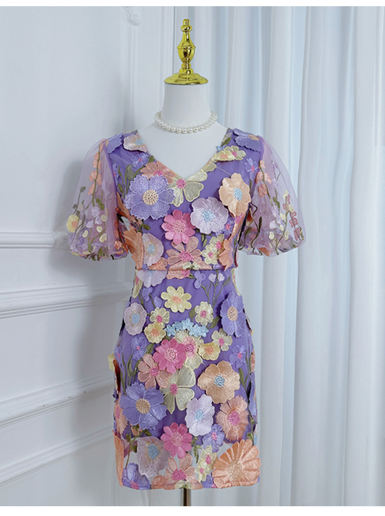 Real time shooting of high-quality embroidery handmade color floral V-neck bubble sleeve wrapped hip dress by heavy industry Real time shooting of high-quality embroidery handmade color floral V-neck bubble sleeve wrapped hip dress by heavy industry