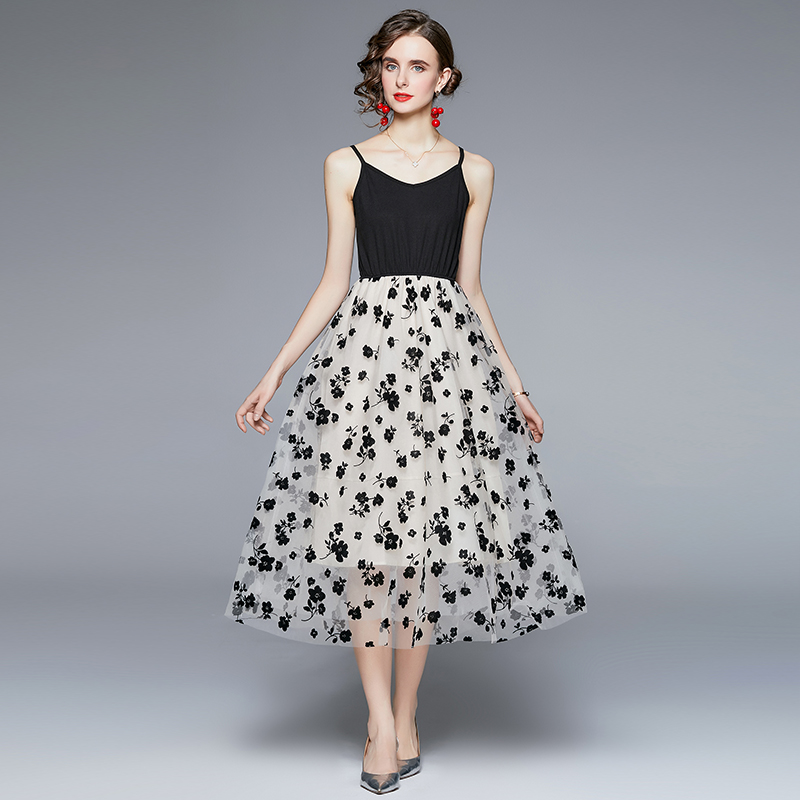 Real shot boutique fashion suit, western-style velvet embroidered suspender dress, suit short jacket set Real shot boutique fashion suit, western-style velvet embroidered suspender dress, suit short jacket set