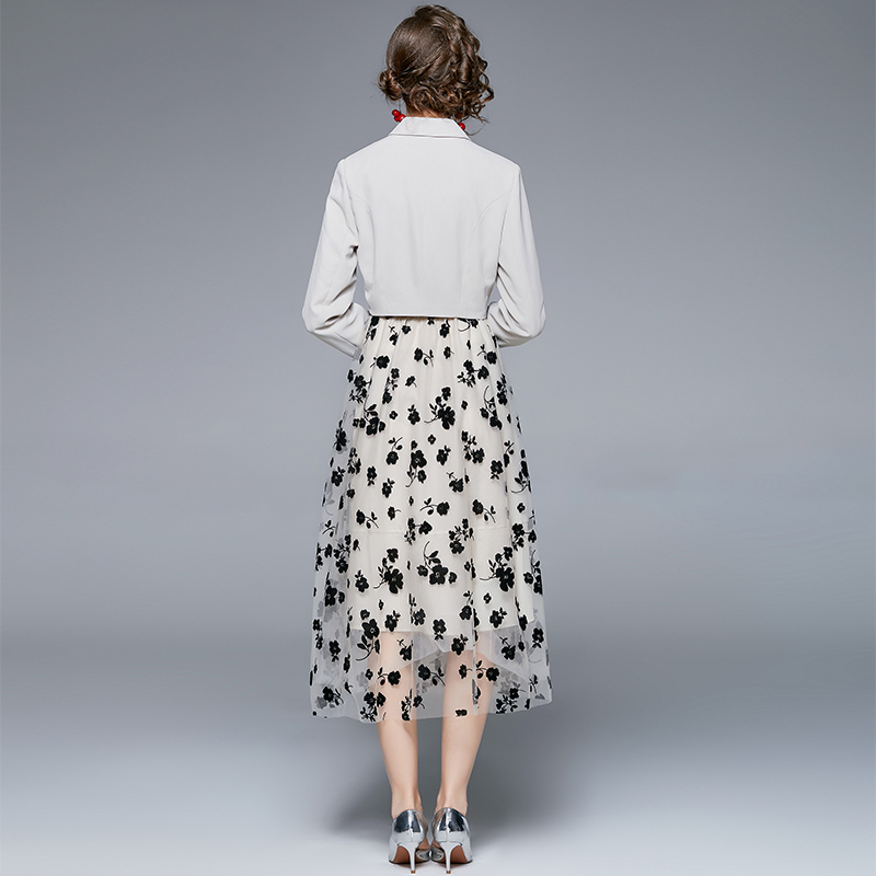 Real shot boutique fashion suit, western-style velvet embroidered suspender dress, suit short jacket set Real shot boutique fashion suit, western-style velvet embroidered suspender dress, suit short jacket set