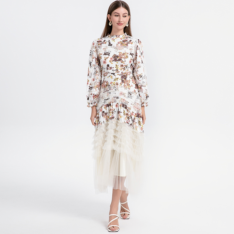 Real time shooting of high-quality printing, splicing, mesh, wood ear, French palace style dress from Heavy Industry Real time shooting of high-quality printing, splicing, mesh, wood ear, French palace style dress from Heavy Industry