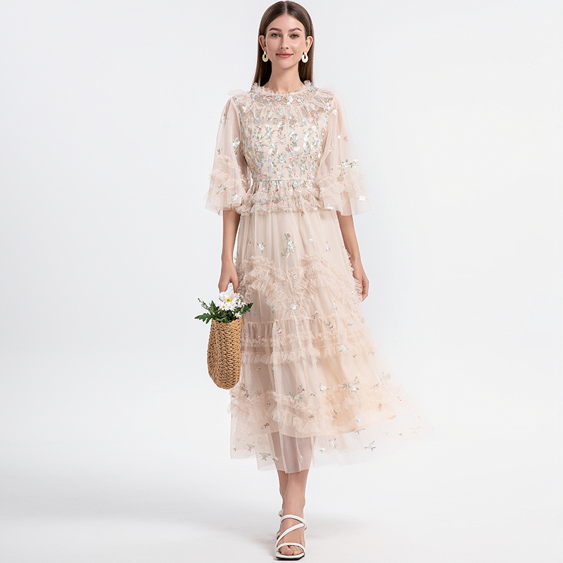 Realistic shooting of high-quality heavy-duty round neck lotus leaf mesh embroidered with sweet temperament, large swing dress