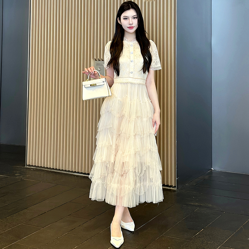 Real time shooting of heavy industry lace splicing, nail bead mesh, elegant fairy waist dress Real time shooting of heavy industry lace splicing, nail bead mesh, elegant fairy waist dress