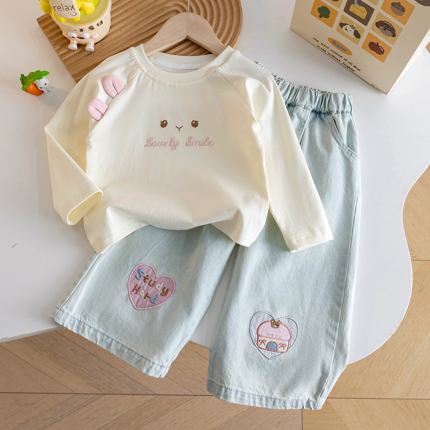 2025 Girls' Spring and Autumn New Children's Clothing Cute Cartoon Long Sleeve Top with Embroidered Jeans Two Piece Set Foreign Trade