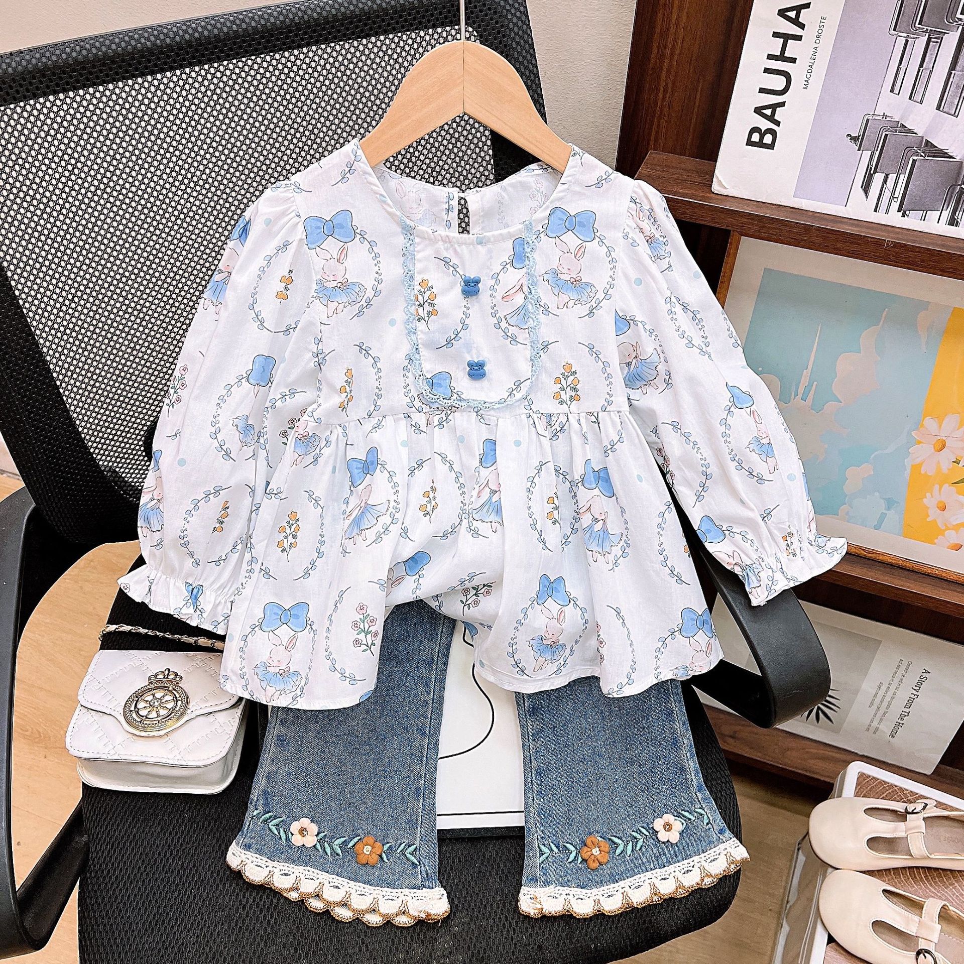 24086 Girl 2025 Spring and Autumn New Children's Clothing, Cute Little Rabbit Shirt, Lace Jeans Set