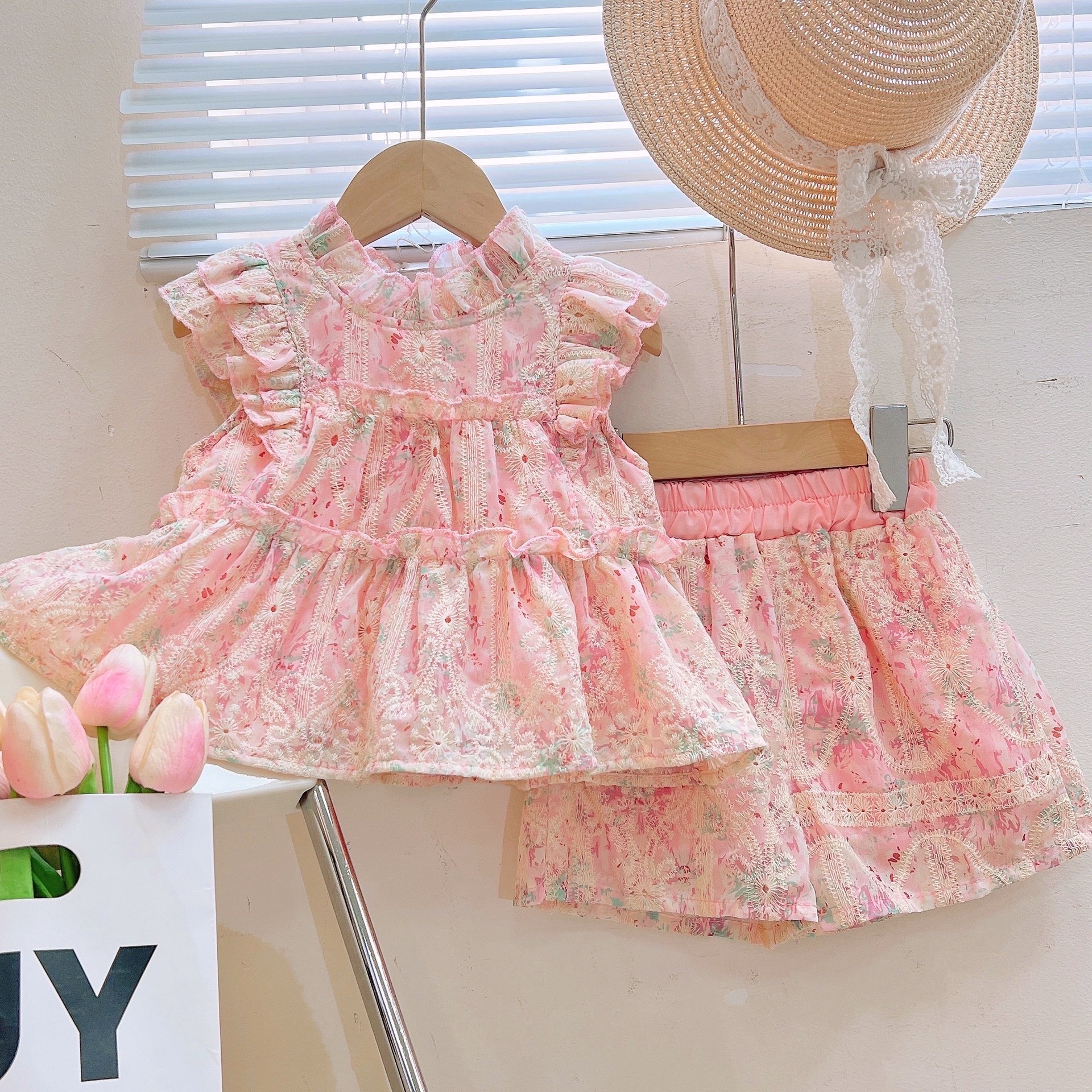 Girl's 2025 Spring and Summer New Children's Clothing Cute Lace Embroidered Doll Shirt with Shorts Two Piece Princess Set