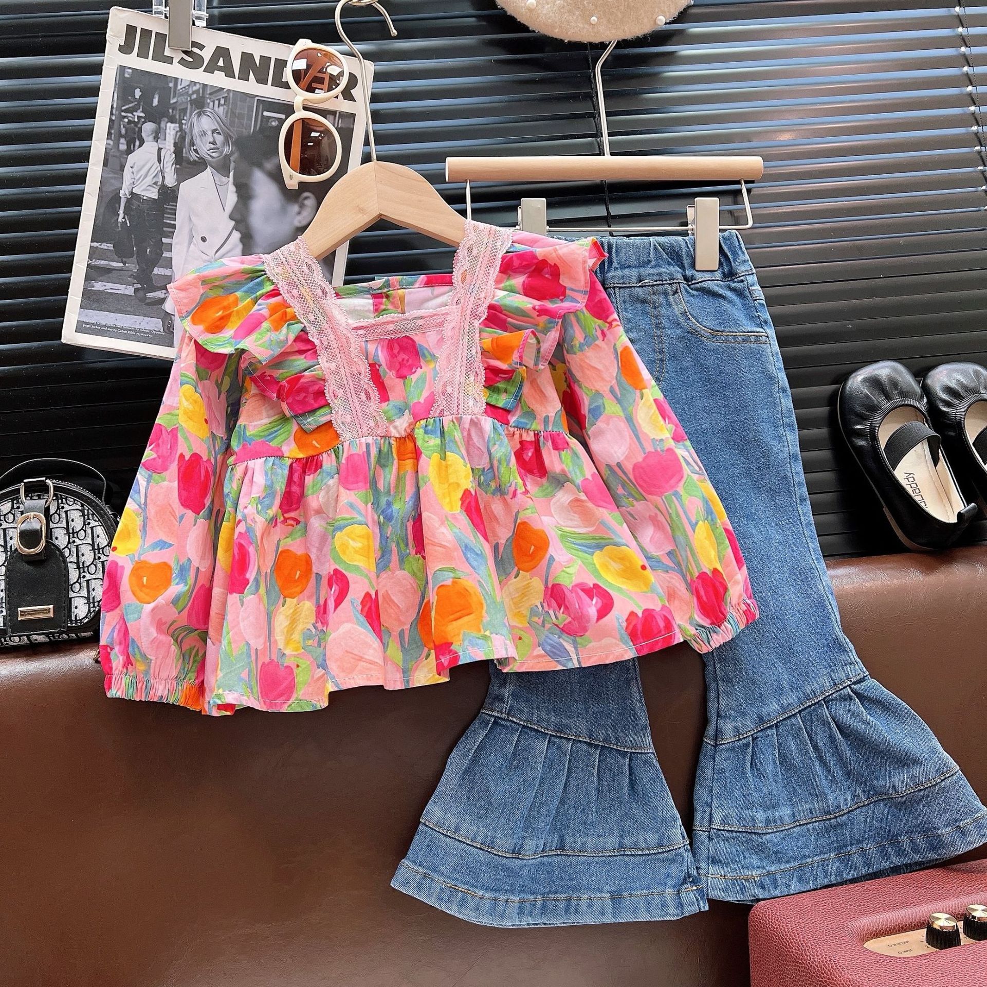 2436Q Girls' Spring/Autumn 2025 New Set, Women's Treasure Oil Painting Style Top with Trumpet Jeans, Two Piece Set