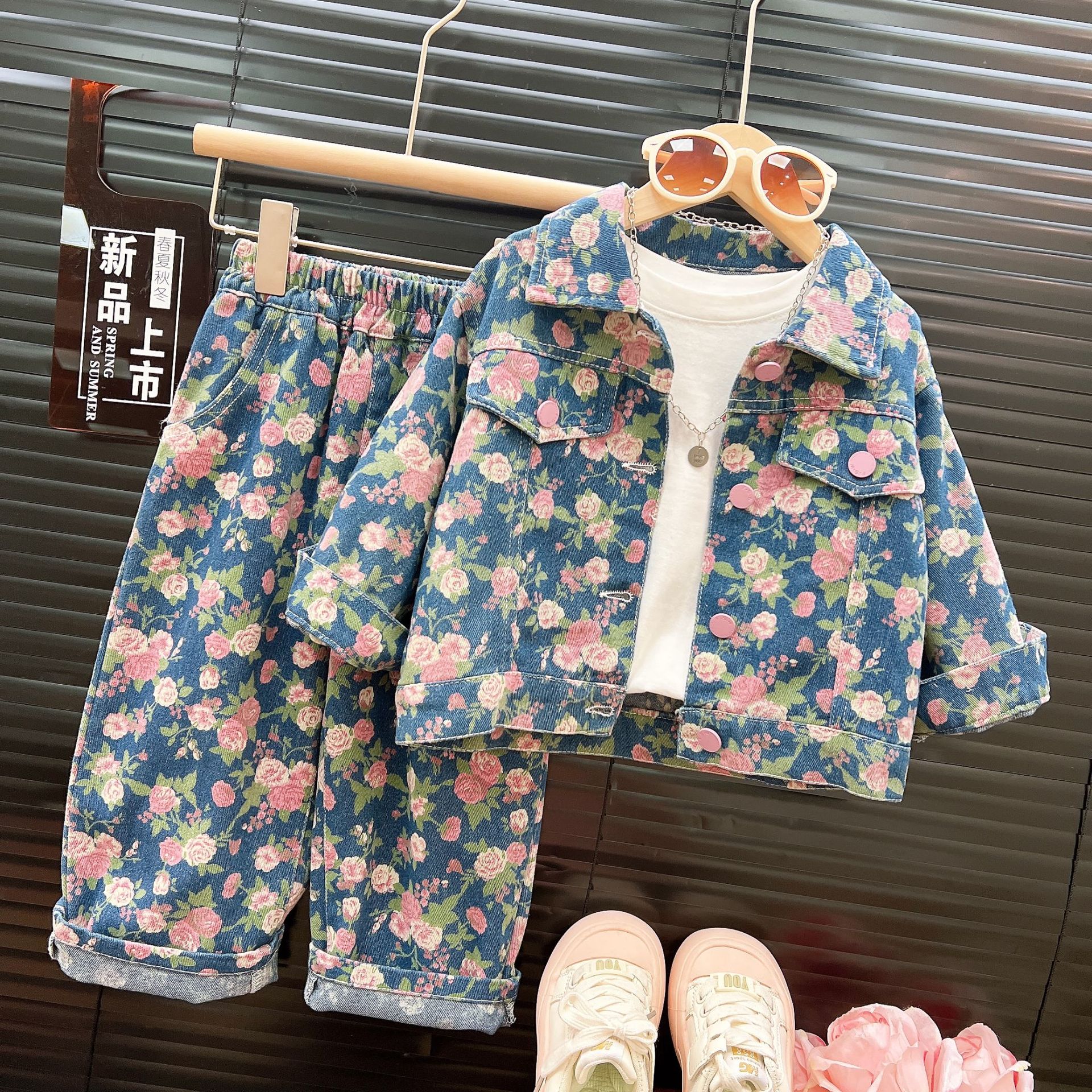 Foreign trade children's clothing 2025 autumn new style girls' full page printed denim suit fashion jacket and extended pants two-piece set