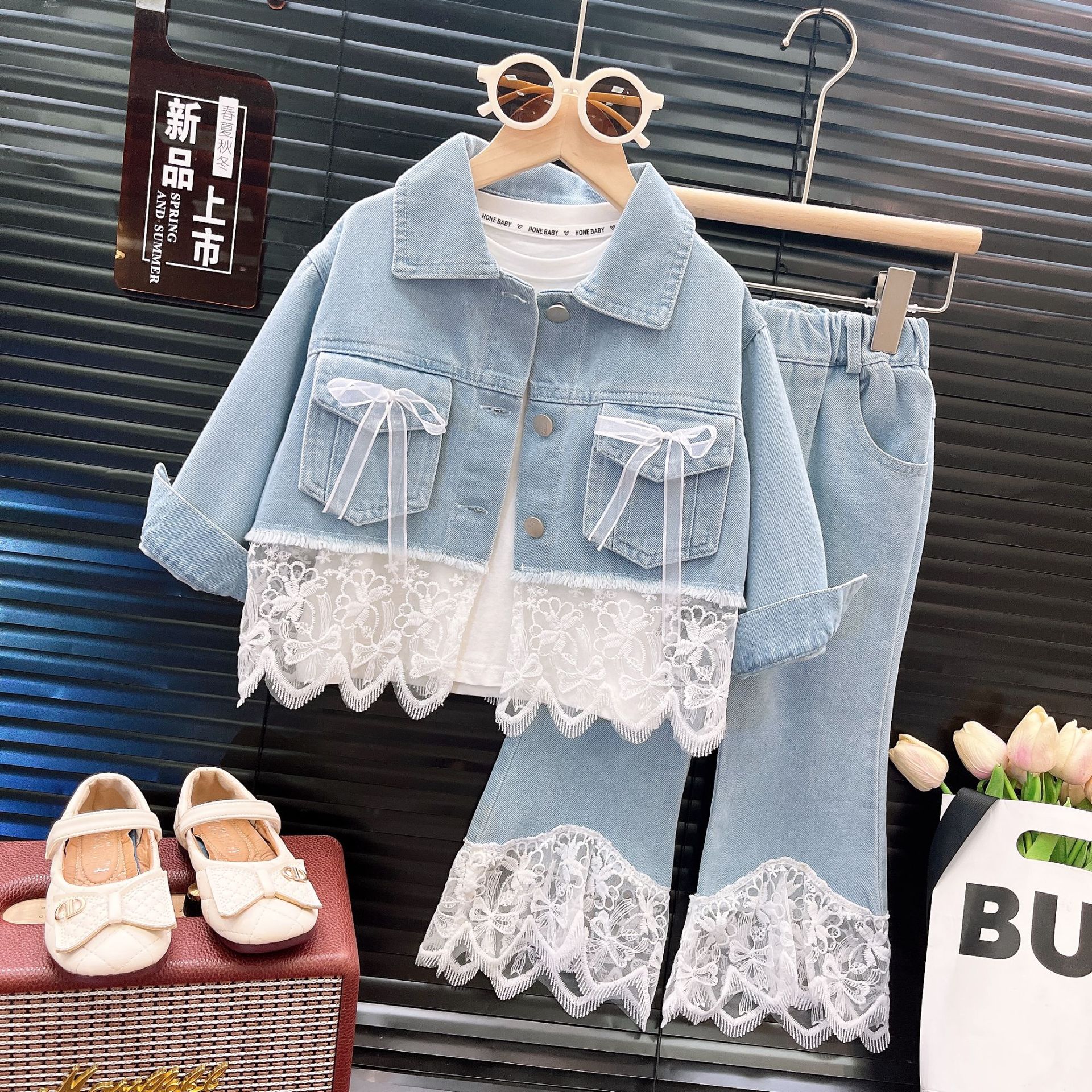Girls' Spring and Autumn New Children's Clothing 2025 Cowboy Lace Splicing Coat with Jeans Set Fashion Two Piece Set