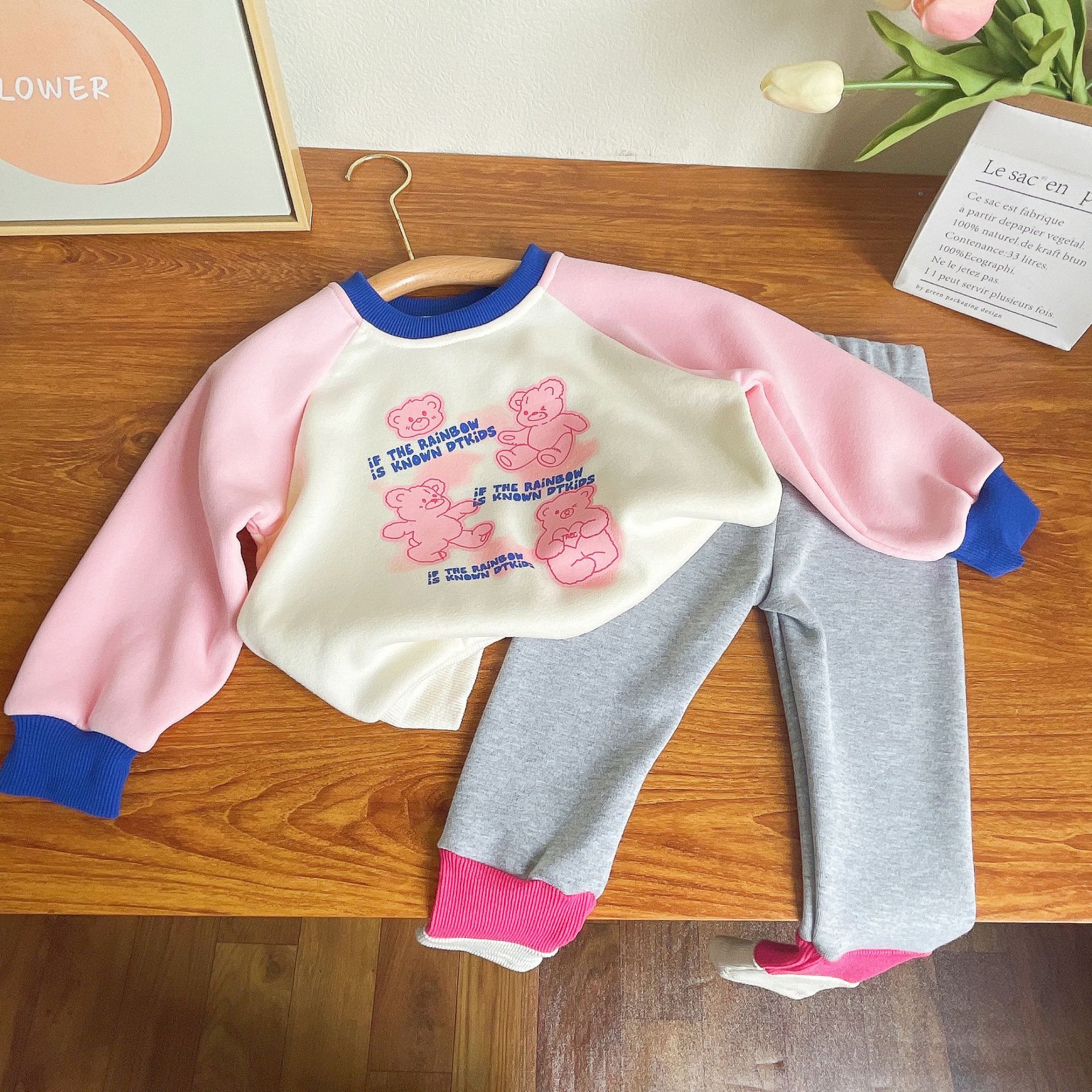 Autumn and winter girls' velvet suit cartoon hoodie with leggings two-piece set, sleeves slightly dyed, accepted for photoshoot