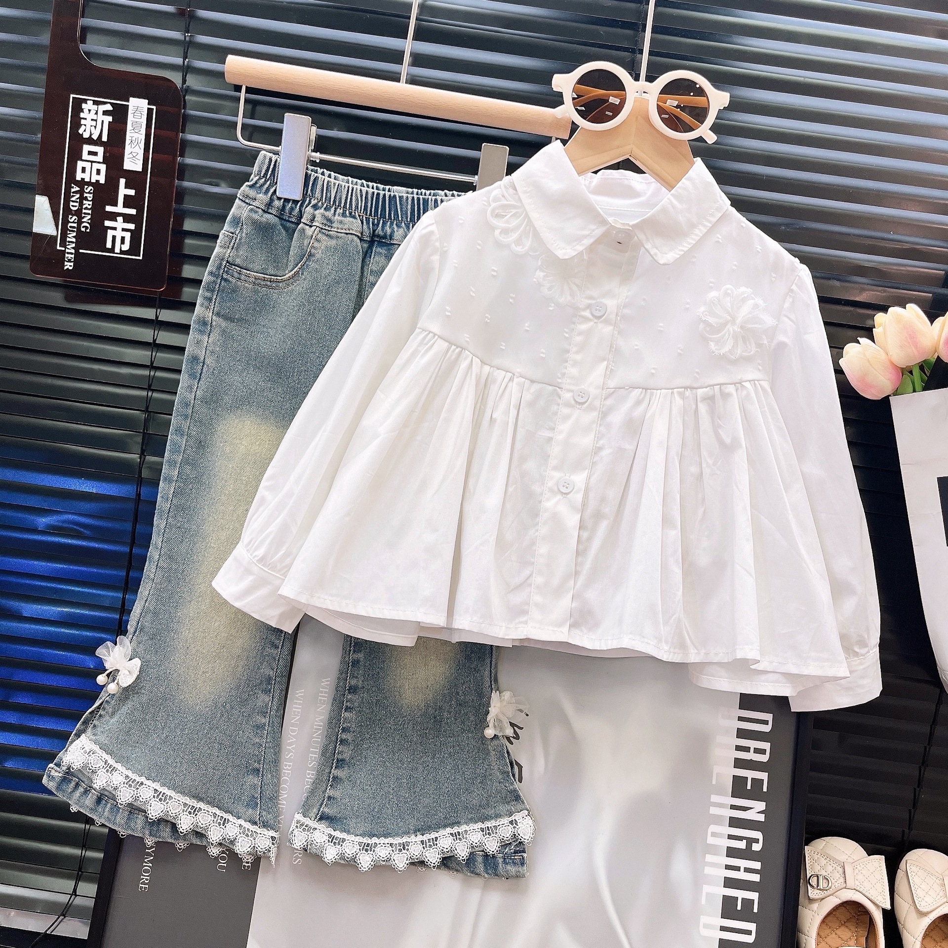 Girl's 2025 Spring and Autumn New Children's Clothing Cute Mesh Embroidered Splicing Shirt with Cowboy Pants Two Piece Set Trendy