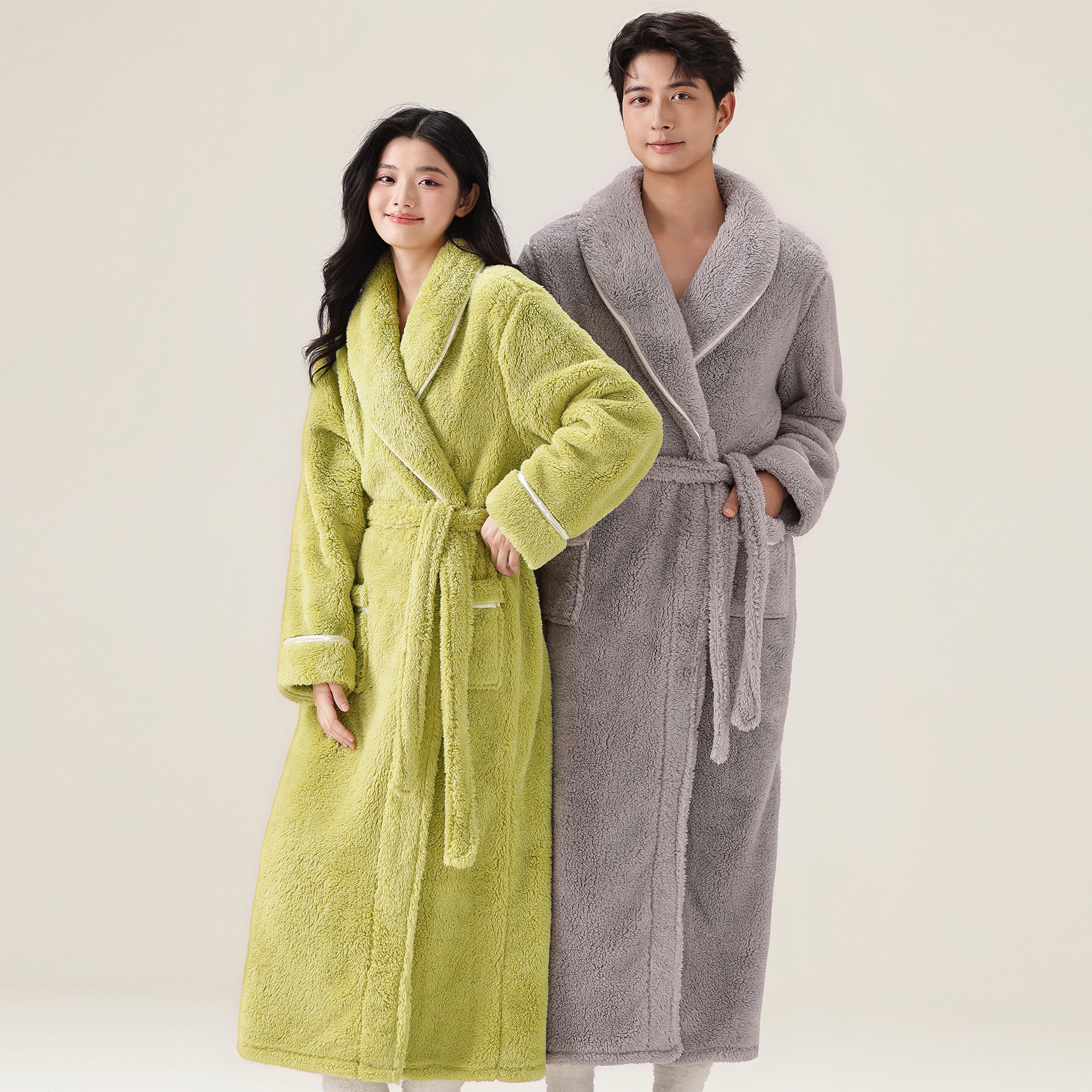 Autumn and winter couple's flannel thick warm nightgown, comfortable home coral fleece unisex bathrobe