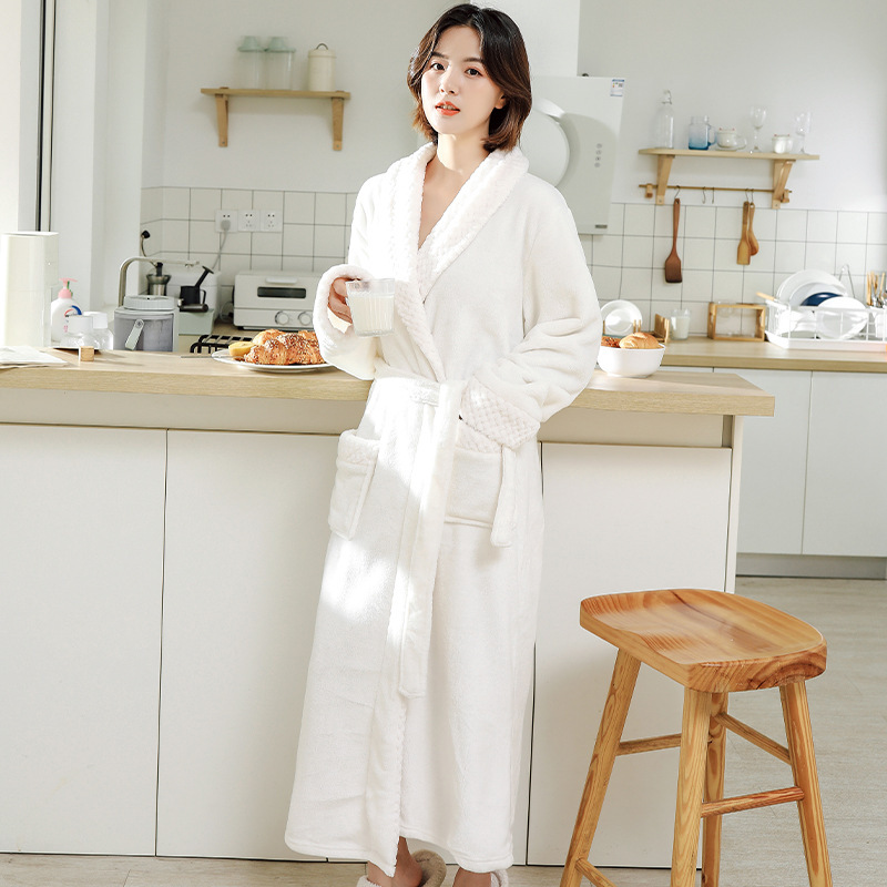 Factory special price couple flannel nightgown, winter thick warm home clothes, men's and women's bathrobes, long coral fleece pajamas Factory special price couple flannel nightgown, winter thick warm home clothes, men's and women's bathrobes, long coral fleece pajamas