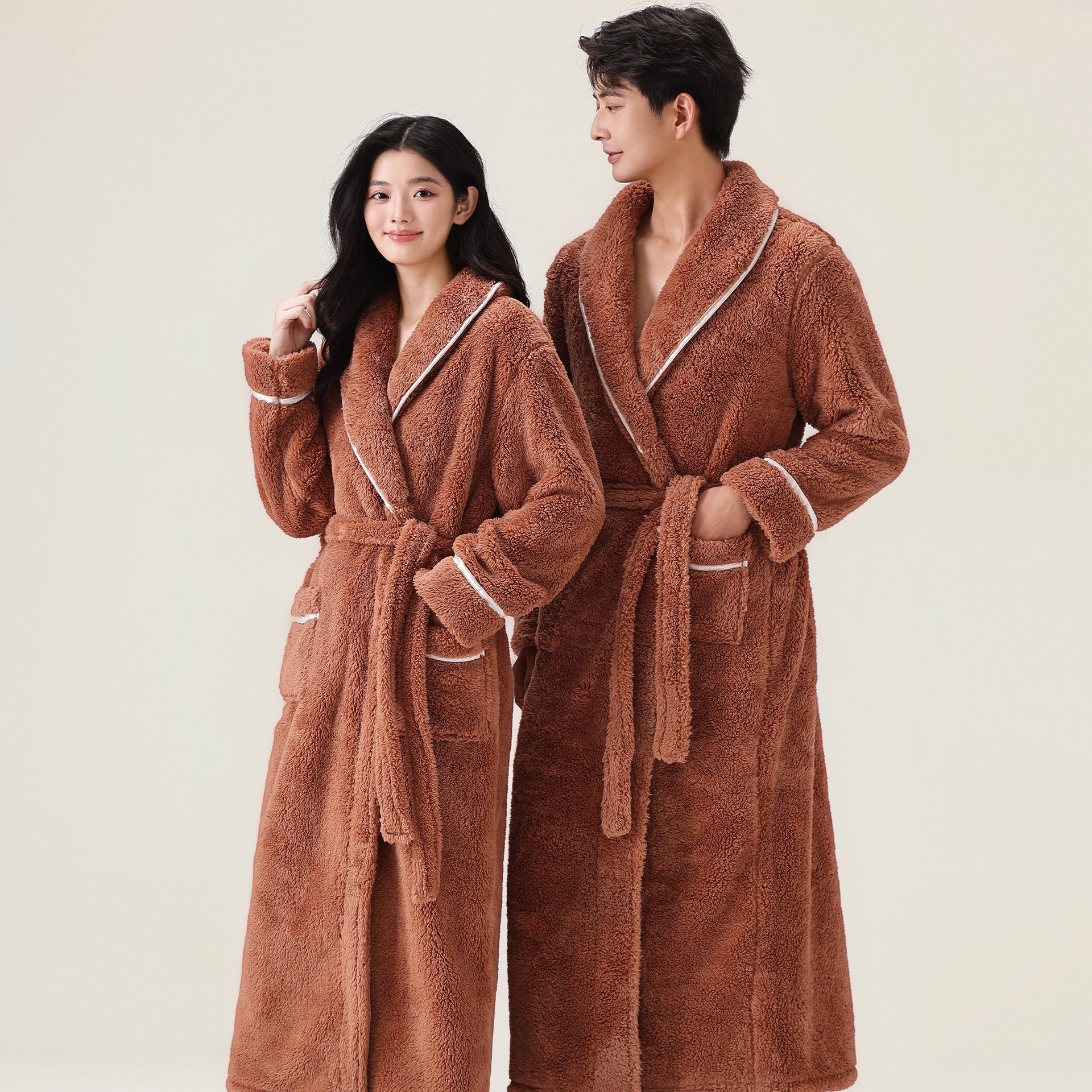 Autumn and winter couple's flannel thick warm nightgown, comfortable home coral fleece unisex bathrobe Autumn and winter couple's flannel thick warm nightgown, comfortable home coral fleece unisex bathrobe