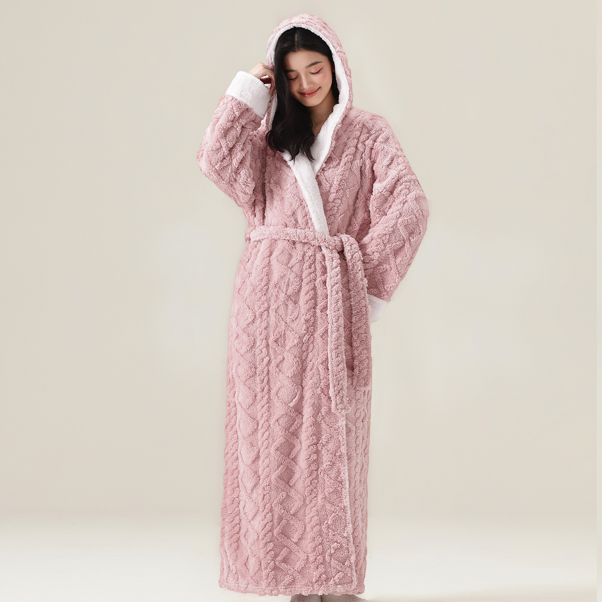 Women's Winter Couple Thick and Extended Flannel Pajamas Bathrobe Men's Coral Velvet Hooded Home Clothes Women's Winter Couple Thick and Extended Flannel Pajamas Bathrobe Men's Coral Velvet Hooded Home Clothes