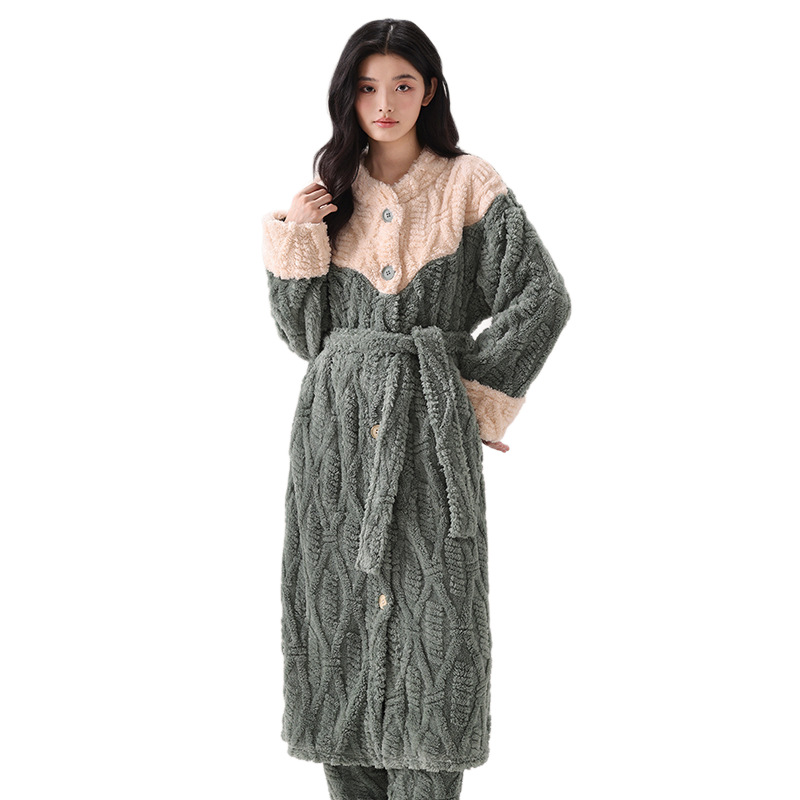 Autumn and Winter Comfortable Cotton Robe Women's Thick Warm Home Clothing Set Autumn and Winter Comfortable Cotton Robe Women's Thick Warm Home Clothing Set