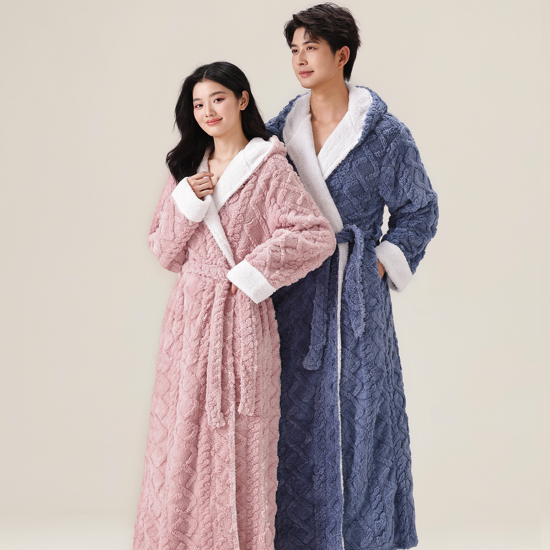 Women's Winter Couple Thick and Extended Flannel Pajamas Bathrobe Men's Coral Velvet Hooded Home Clothes Women's Winter Couple Thick and Extended Flannel Pajamas Bathrobe Men's Coral Velvet Hooded Home Clothes