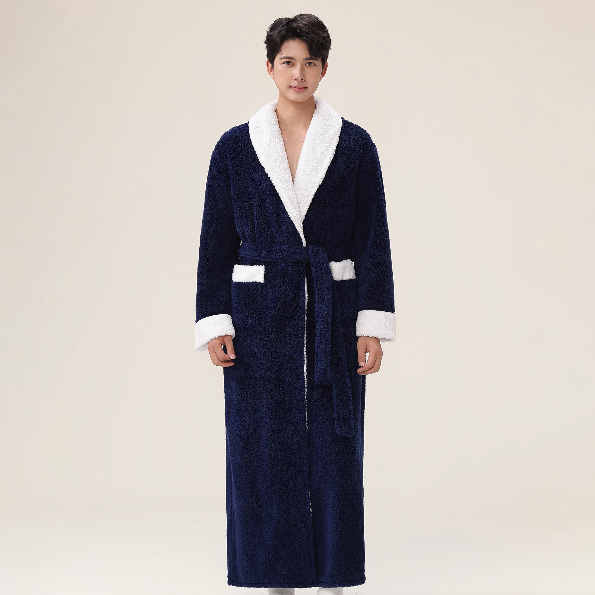 Factory special price couple flannel nightgown, winter thick warm home clothes, men's and women's bathrobes, long coral fleece pajamas Factory special price couple flannel nightgown, winter thick warm home clothes, men's and women's bathrobes, long coral fleece pajamas