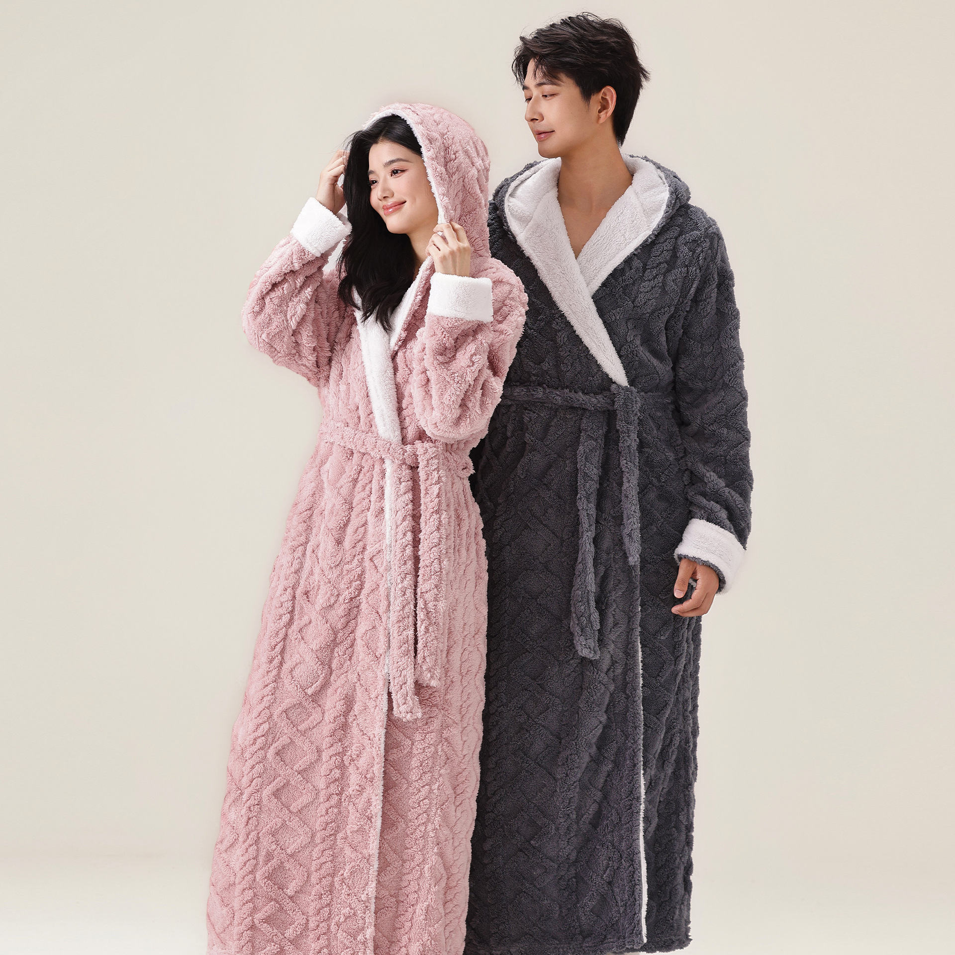 Women's Winter Couple Thick and Extended Flannel Pajamas Bathrobe Men's Coral Velvet Hooded Home Clothes Women's Winter Couple Thick and Extended Flannel Pajamas Bathrobe Men's Coral Velvet Hooded Home Clothes
