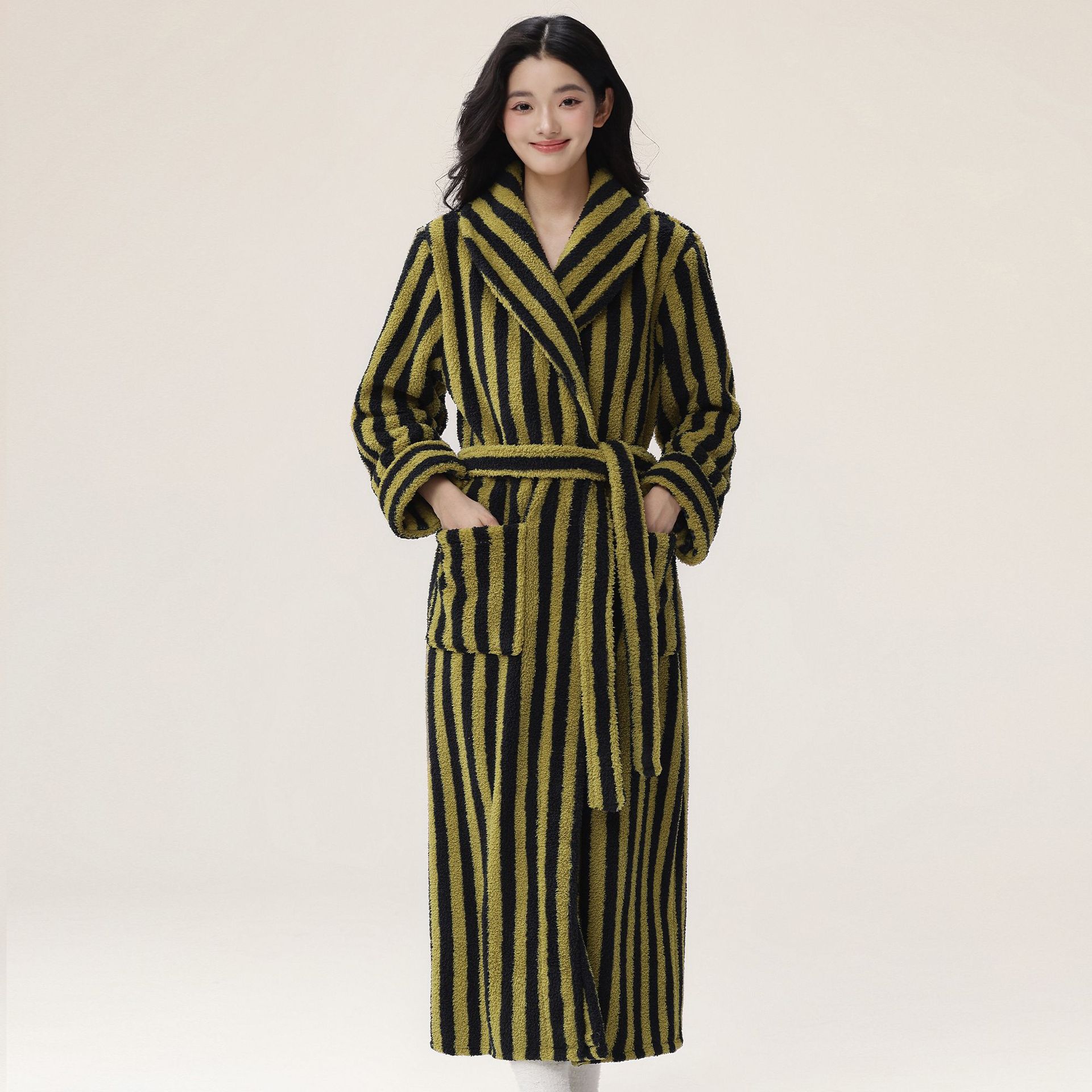 2025 new stock autumn and winter women's sleepwear, rice grain velvet thickened warm nightgown, couple coral velvet bathrobe 2025 new stock autumn and winter women's sleepwear, rice grain velvet thickened warm nightgown, couple coral velvet bathrobe