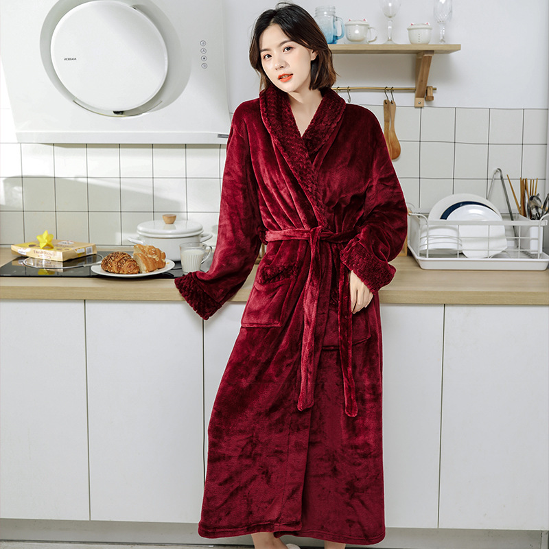 Factory special price couple flannel nightgown, winter thick warm home clothes, men's and women's bathrobes, long coral fleece pajamas Factory special price couple flannel nightgown, winter thick warm home clothes, men's and women's bathrobes, long coral fleece pajamas