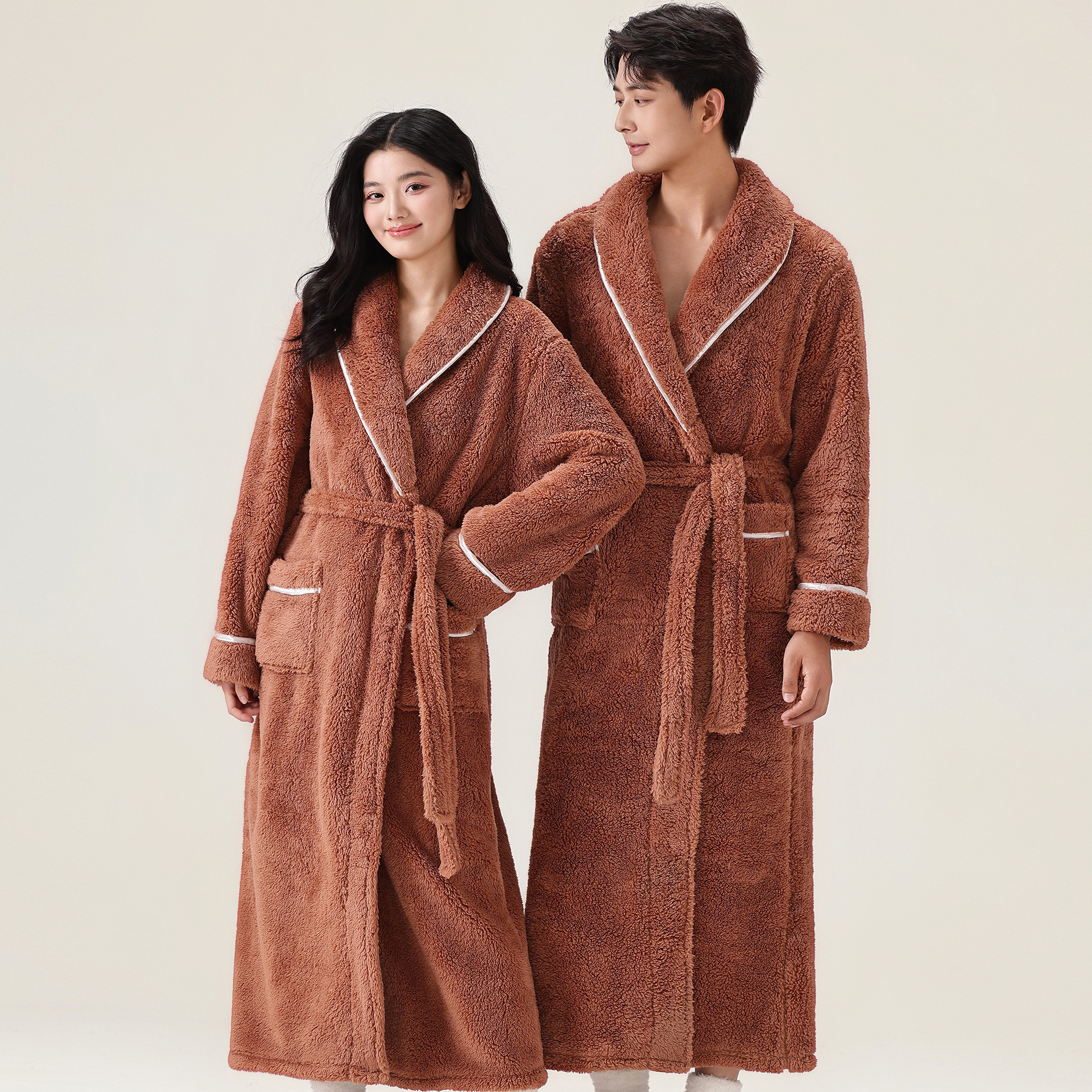 Autumn and winter couple's flannel thick warm nightgown, comfortable home coral fleece unisex bathrobe Autumn and winter couple's flannel thick warm nightgown, comfortable home coral fleece unisex bathrobe
