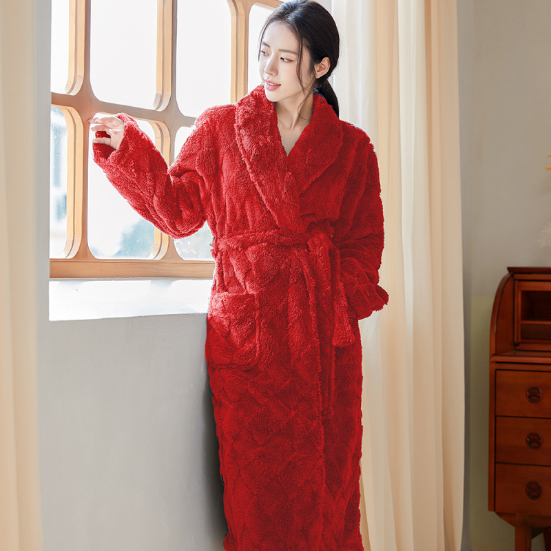 Factory special price couple flannel nightgown, winter thick warm home clothes, men's and women's bathrobes, long coral fleece pajamas Factory special price couple flannel nightgown, winter thick warm home clothes, men's and women's bathrobes, long coral fleece pajamas