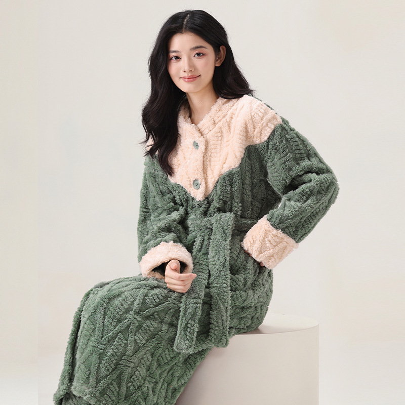 Autumn and Winter Comfortable Cotton Robe Women's Thick Warm Home Clothing Set Autumn and Winter Comfortable Cotton Robe Women's Thick Warm Home Clothing Set