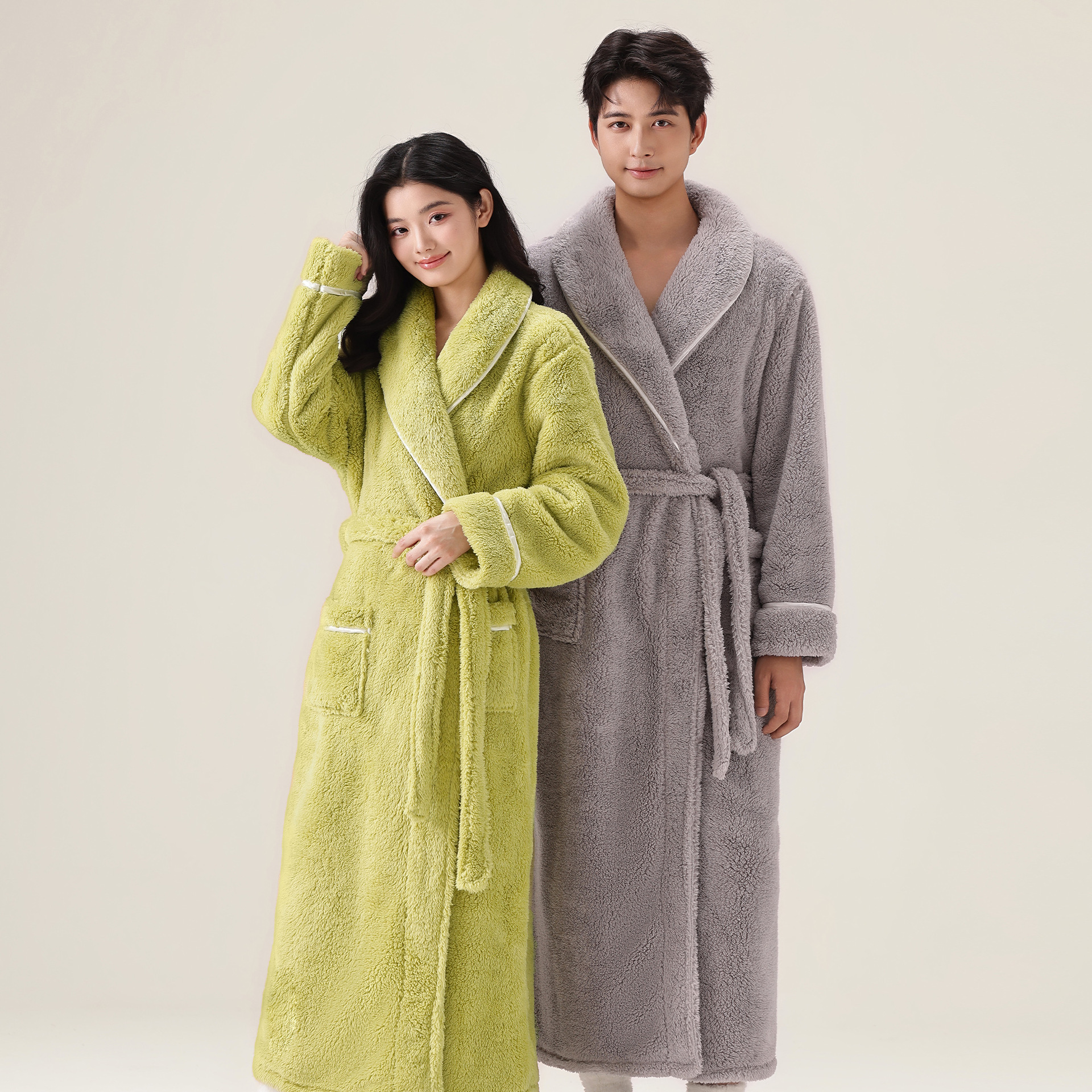Autumn and winter couple's flannel thick warm nightgown, comfortable home coral fleece unisex bathrobe Autumn and winter couple's flannel thick warm nightgown, comfortable home coral fleece unisex bathrobe