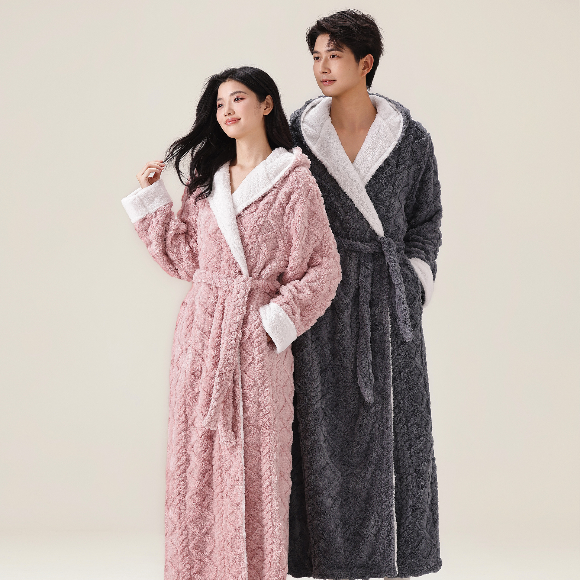 Women's Winter Couple Thick and Extended Flannel Pajamas Bathrobe Men's Coral Velvet Hooded Home Clothes Women's Winter Couple Thick and Extended Flannel Pajamas Bathrobe Men's Coral Velvet Hooded Home Clothes