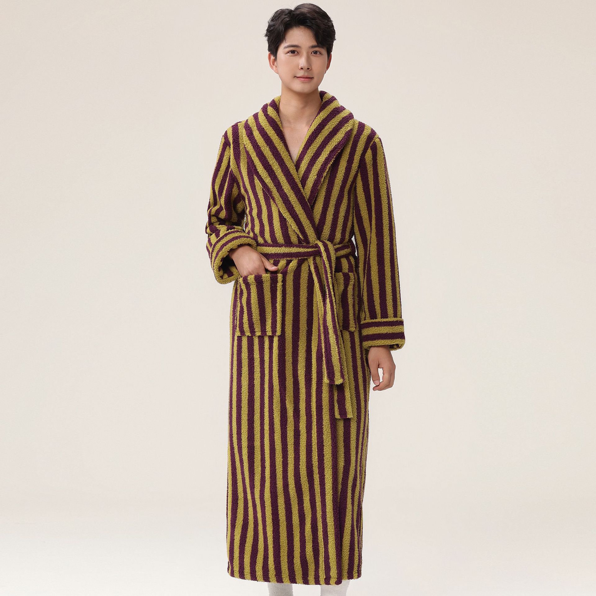 2025 new stock autumn and winter women's sleepwear, rice grain velvet thickened warm nightgown, couple coral velvet bathrobe 2025 new stock autumn and winter women's sleepwear, rice grain velvet thickened warm nightgown, couple coral velvet bathrobe