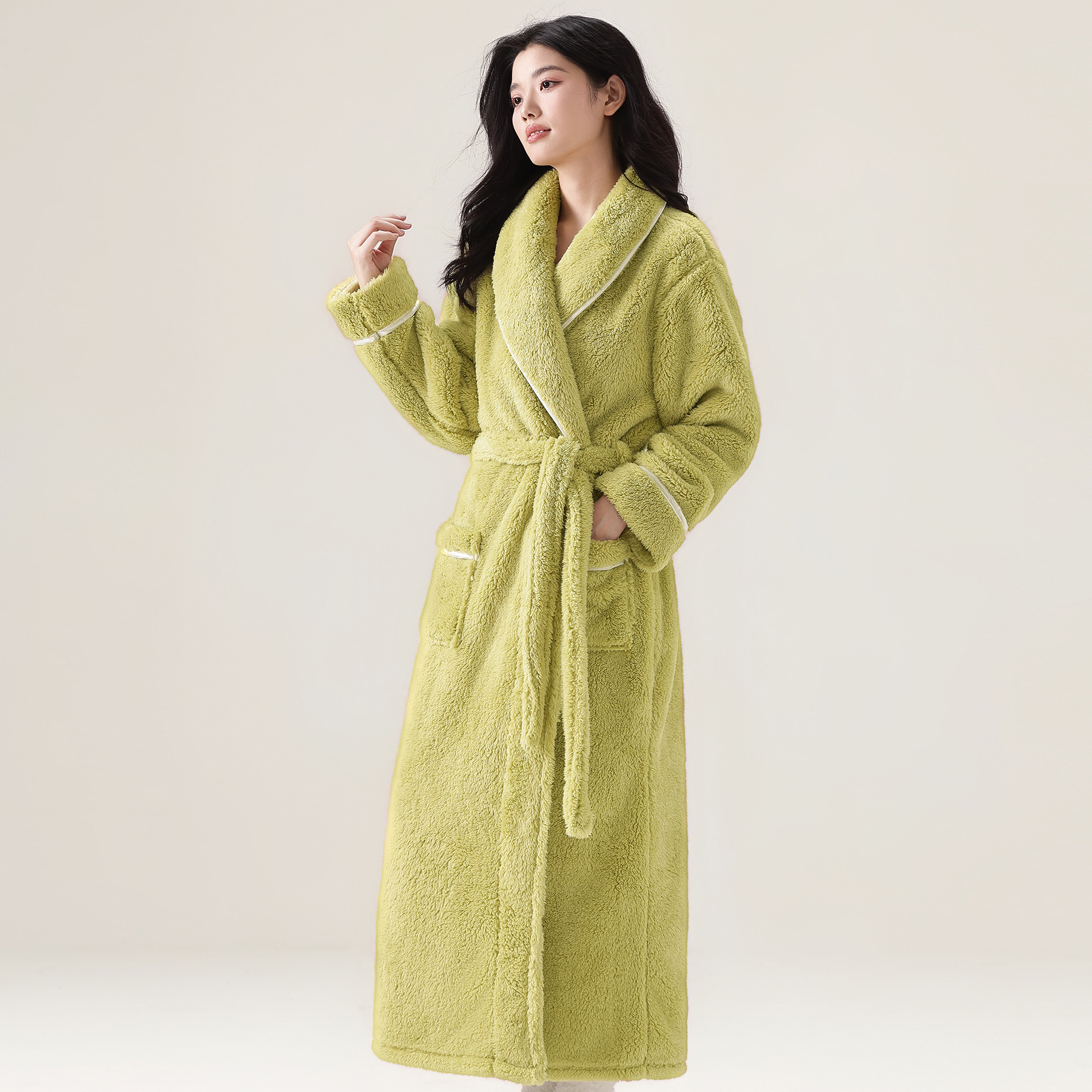 Winter Coral Velvet Warm Bathrobe Women's Long Lace Skin friendly Home Sleeping Robe Flannel Home Clothing Wholesale
