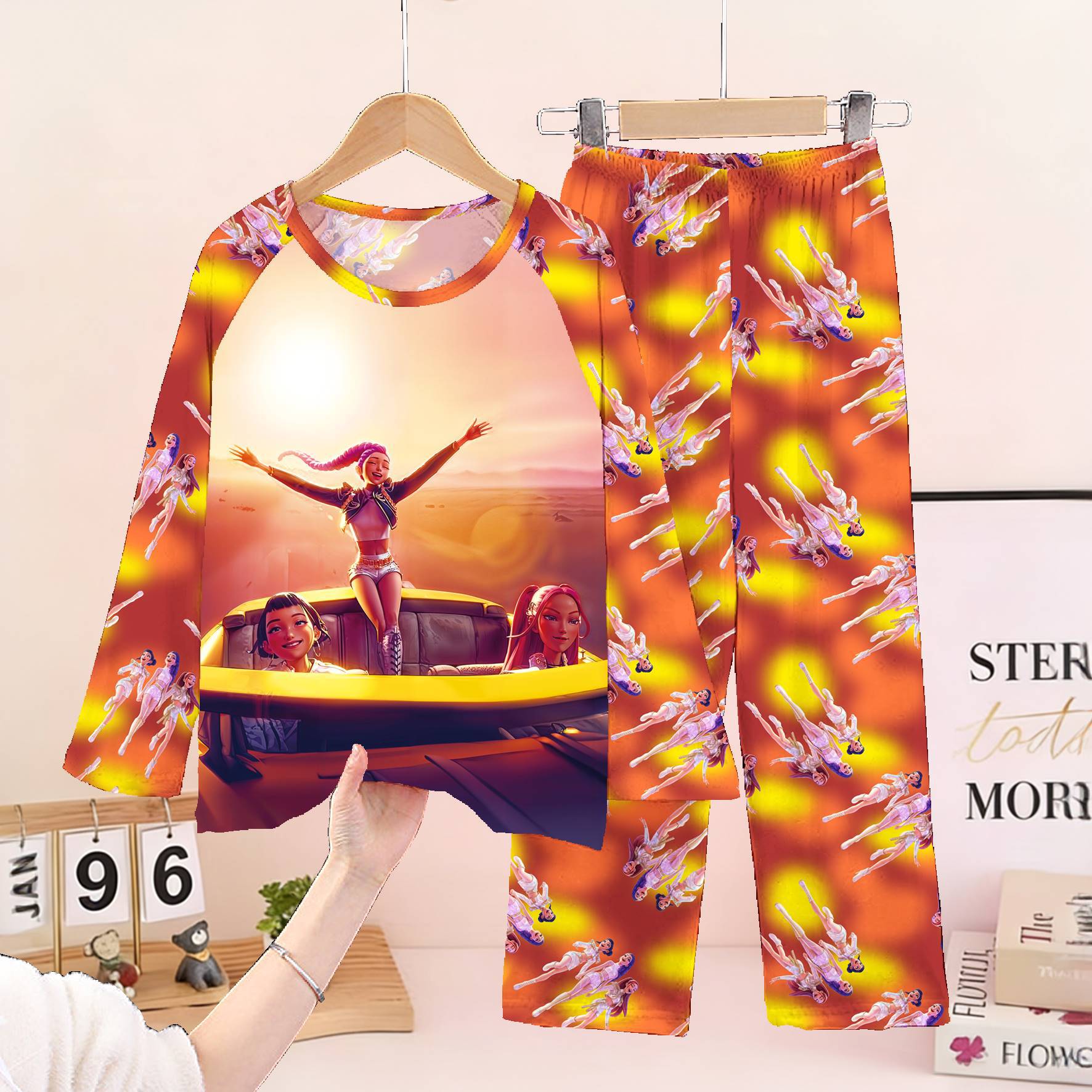 Wholesale Southeast Asian children's pajamas, Shajia boys' long sleeved pants set, witch hunting group girls' cartoon home clothes