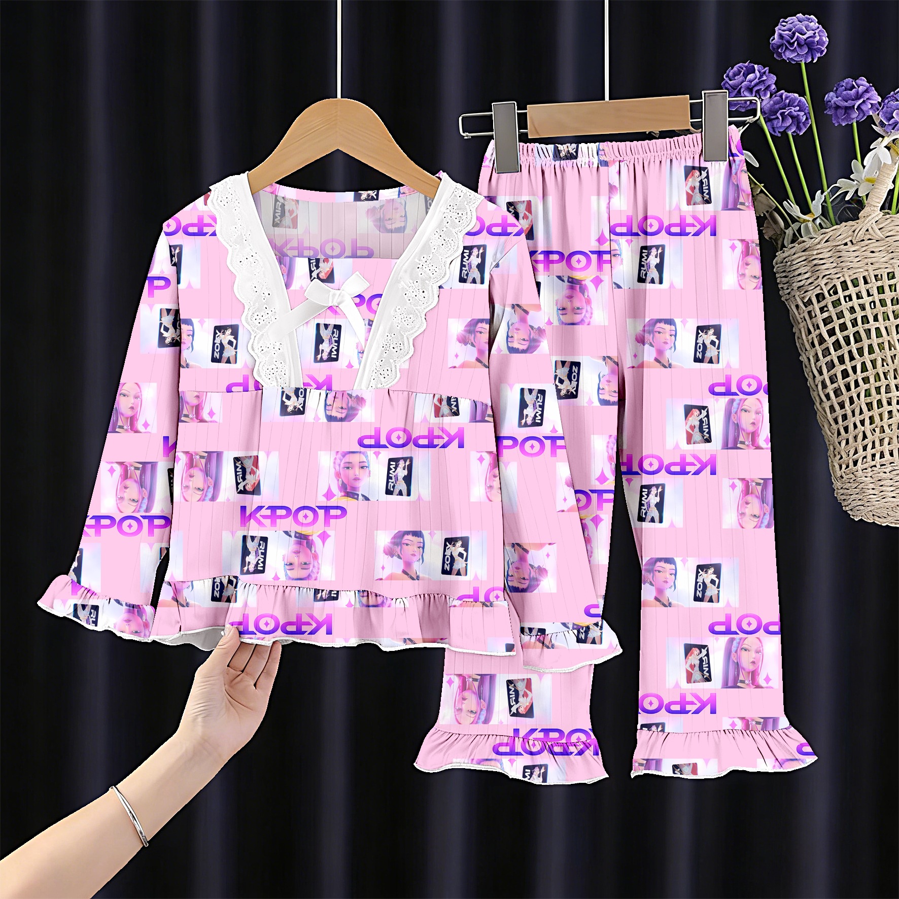 Wholesale children's sleepwear, women's spring and autumn cartoon long sleeved pants, square collar set, big children's witch hunting group home clothes