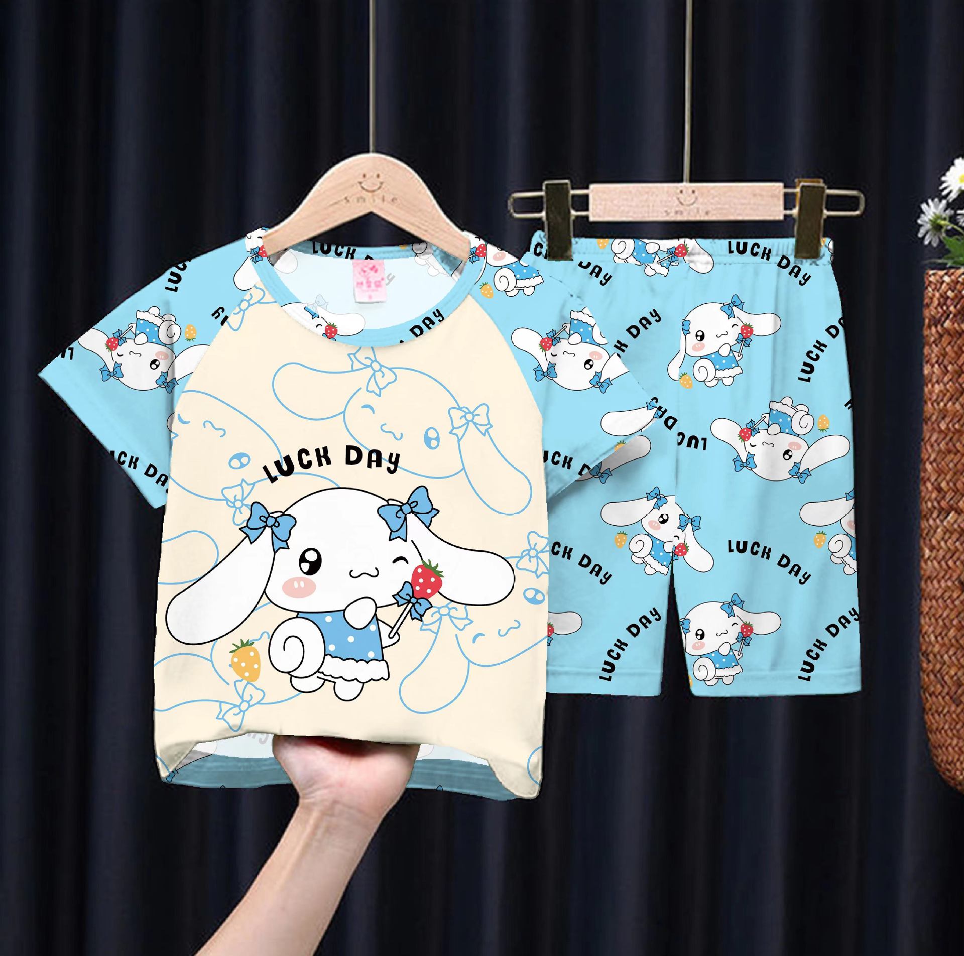 Wholesale children's sleepwear, summer short sleeved home clothes for boys and girls, cartoon Yugui dog, can be worn as an outerwear set