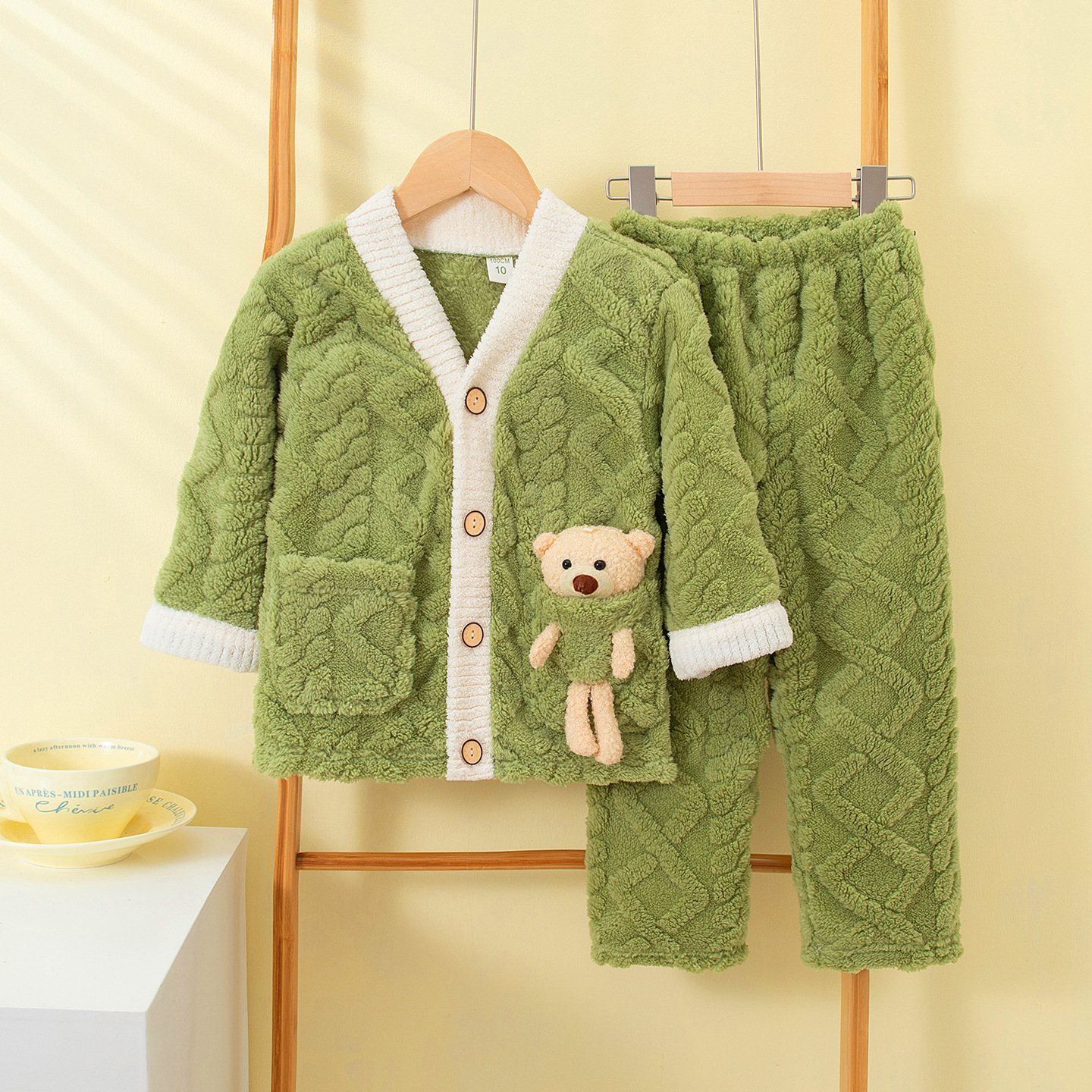 Autumn and winter children's flannel pajamas, girls' and boys' thick coral fleece, boys' home clothes, baby parent-child set