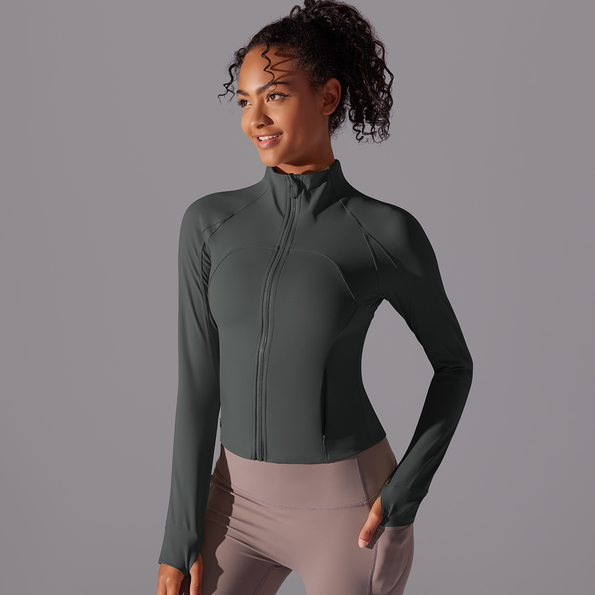 New product splicing fitness zipper, skin friendly, slim fit, breathable yoga clothes, women's quick drying coat, sports and fitness long sleeves