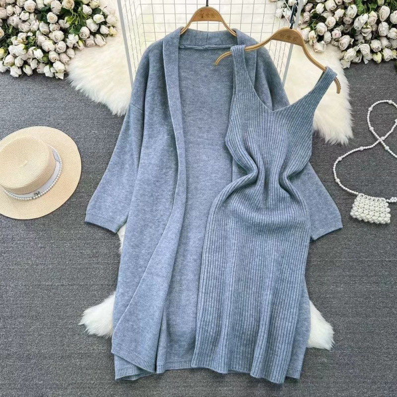 Soft and lazy style versatile loose medium to long knitted sweater jacket two-piece set, V-neck vest, hip hugging dress Soft and lazy style versatile loose medium to long knitted sweater jacket two-piece set, V-neck vest, hip hugging dress