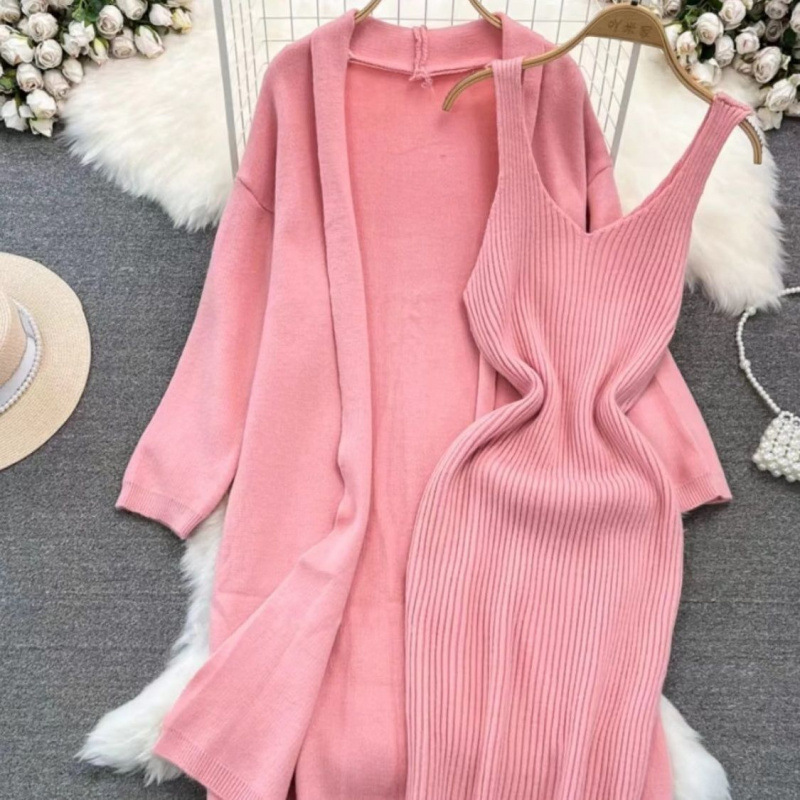 Soft and lazy style versatile loose medium to long knitted sweater jacket two-piece set, V-neck vest, hip hugging dress Soft and lazy style versatile loose medium to long knitted sweater jacket two-piece set, V-neck vest, hip hugging dress