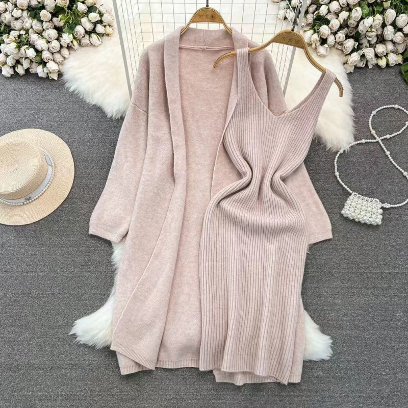 Soft and lazy style versatile loose medium to long knitted sweater jacket two-piece set, V-neck vest, hip hugging dress Soft and lazy style versatile loose medium to long knitted sweater jacket two-piece set, V-neck vest, hip hugging dress