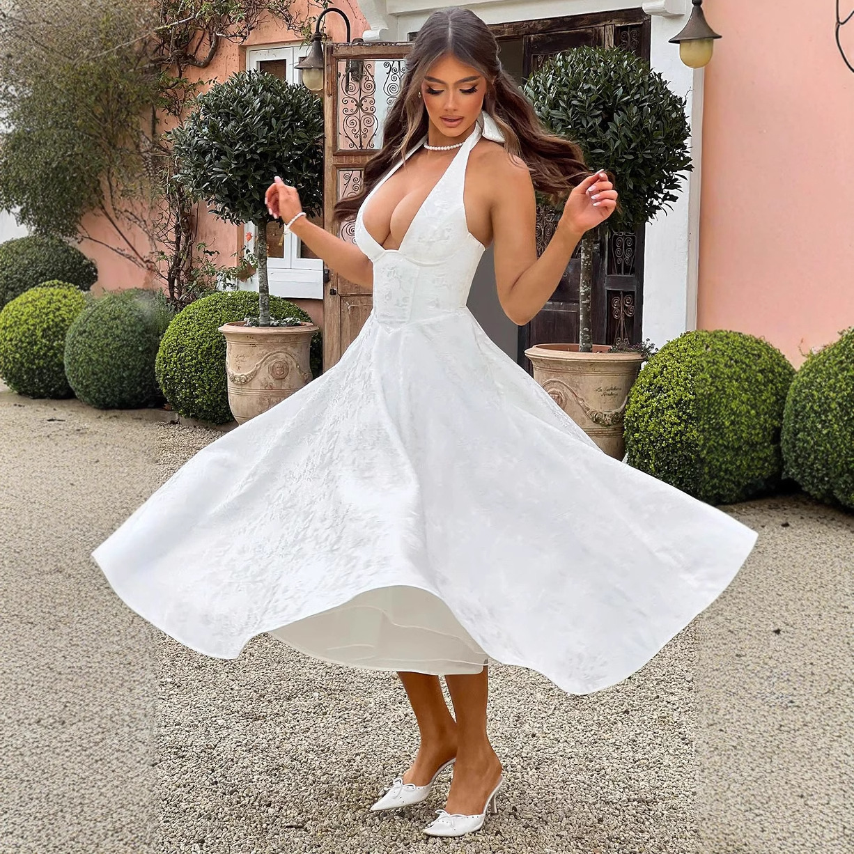 New European and American V-neck hanging neck sleeveless jacquard lace up waist cinching vacation style dress, long high-end dress, trendy New European and American V-neck hanging neck sleeveless jacquard lace up waist cinching vacation style dress, long high-end dress, trendy