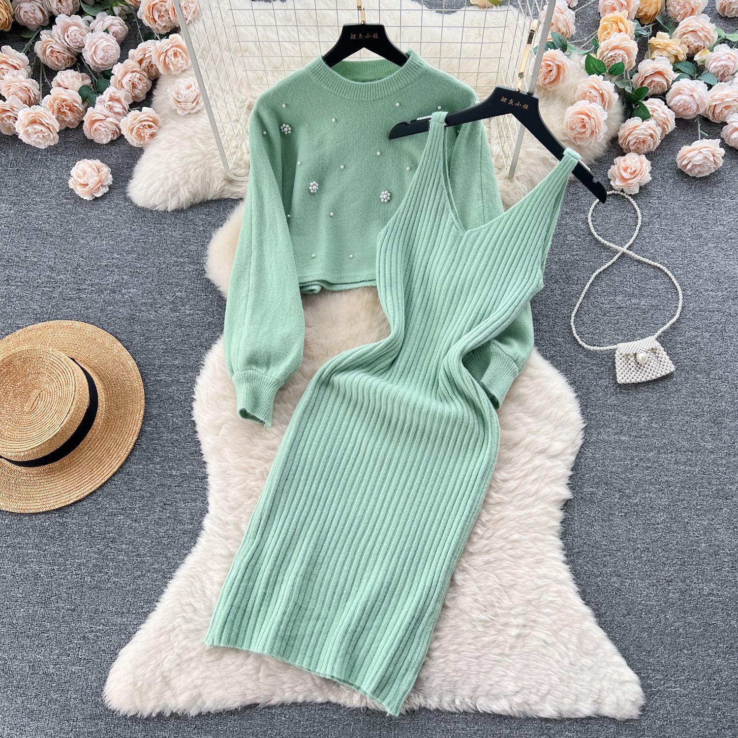Autumn new two-piece set of knitted sweater, woolen dress, temperament round neck nail bead short sweater+waist cinched knitted vest Autumn new two-piece set of knitted sweater, woolen dress, temperament round neck nail bead short sweater+waist cinched knitted vest