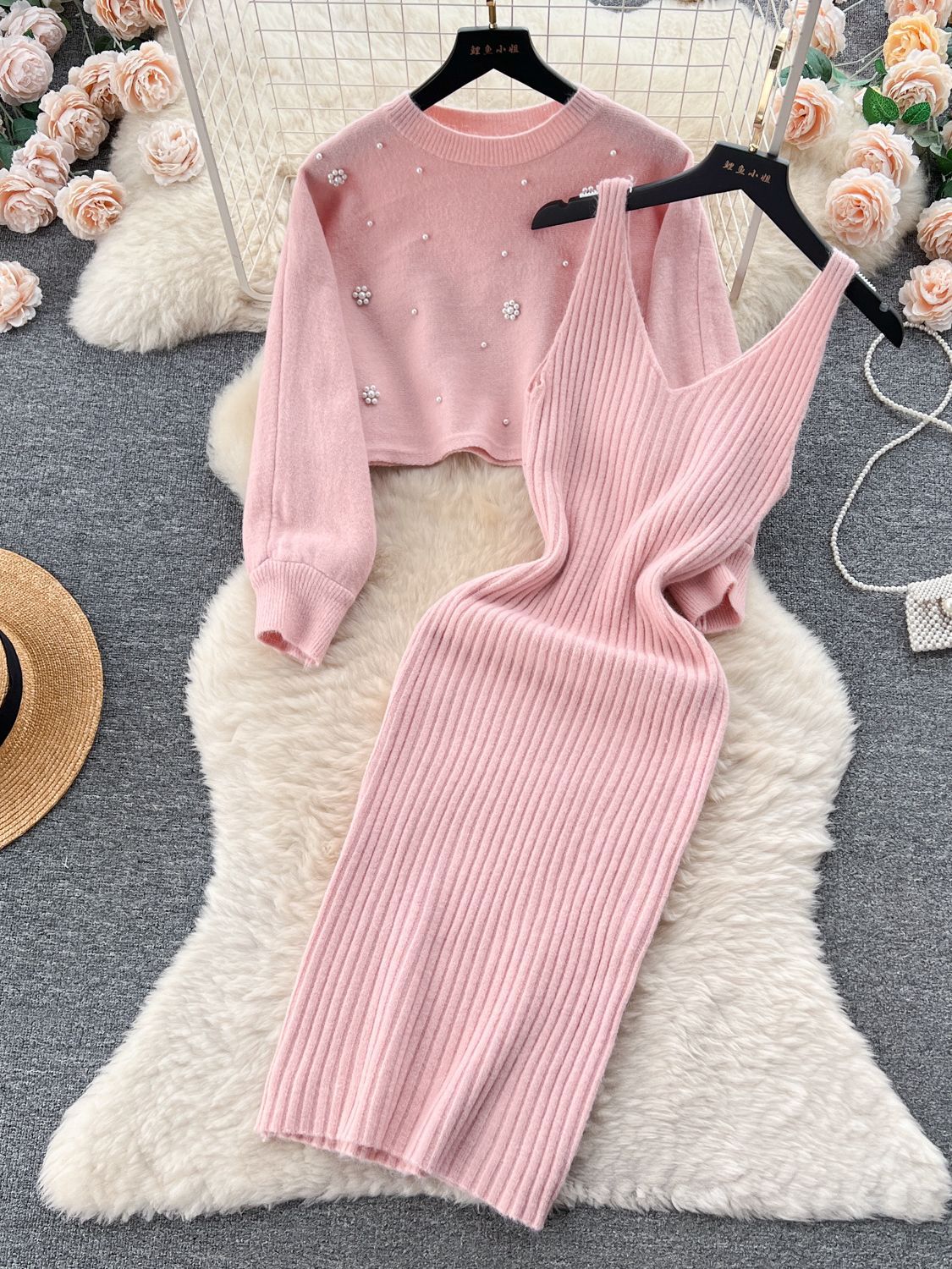 Autumn new two-piece set of knitted sweater, woolen dress, temperament round neck nail bead short sweater+waist cinched knitted vest Autumn new two-piece set of knitted sweater, woolen dress, temperament round neck nail bead short sweater+waist cinched knitted vest