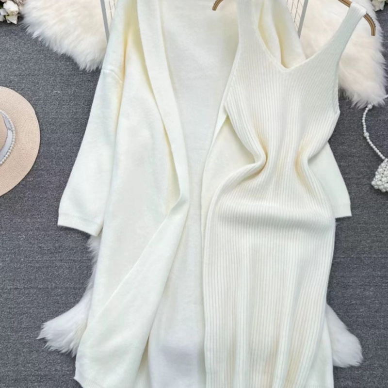 Soft and lazy style versatile loose medium to long knitted sweater jacket two-piece set, V-neck vest, hip hugging dress Soft and lazy style versatile loose medium to long knitted sweater jacket two-piece set, V-neck vest, hip hugging dress