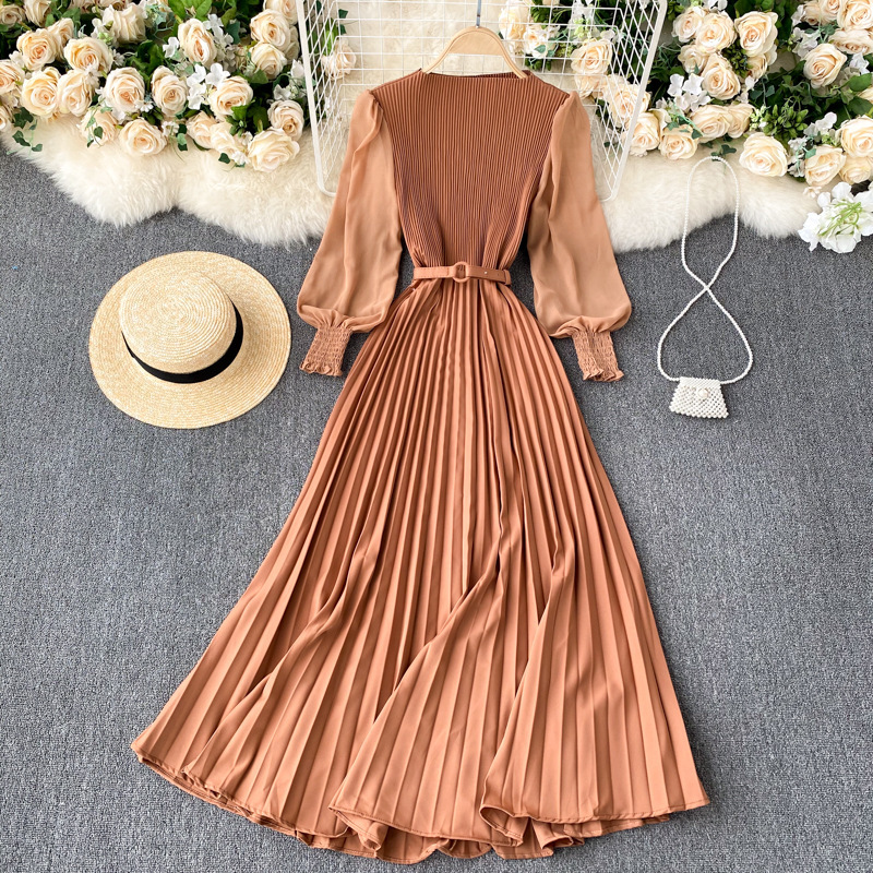 Design sense: pleated waist cinching, slimming temperament, light mature style, women's clothing, spring new style, French dress, long pleated skirt