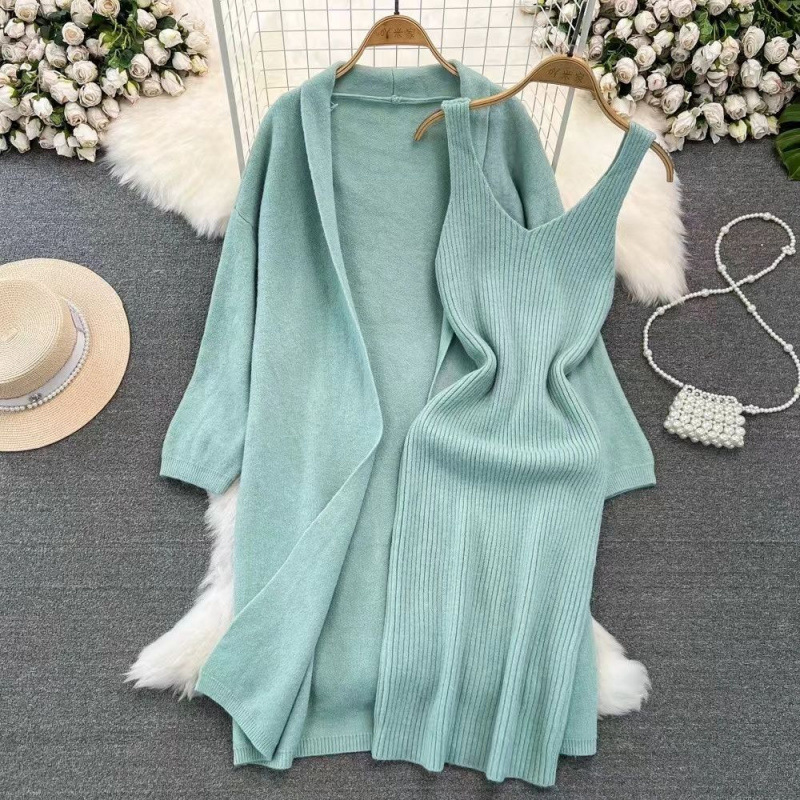Soft and lazy style versatile loose medium to long knitted sweater jacket two-piece set, V-neck vest, hip hugging dress Soft and lazy style versatile loose medium to long knitted sweater jacket two-piece set, V-neck vest, hip hugging dress