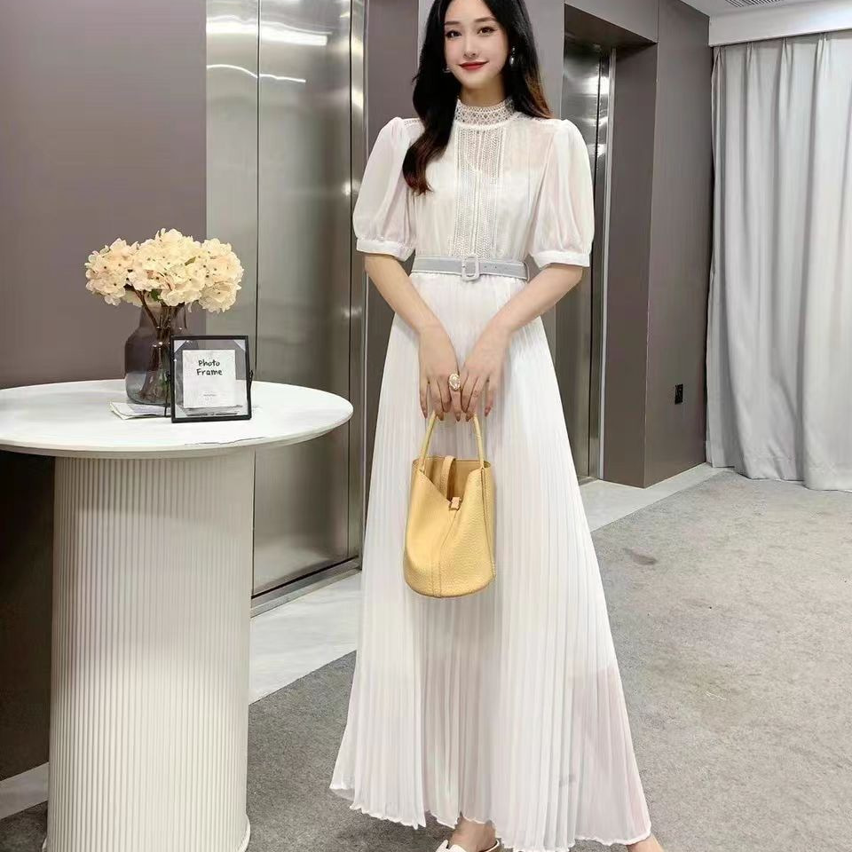 European and American retro elegant half high neck bubble sleeve pleated dress with cinched waist to show off slimming temperament, women's big swing chiffon long dress