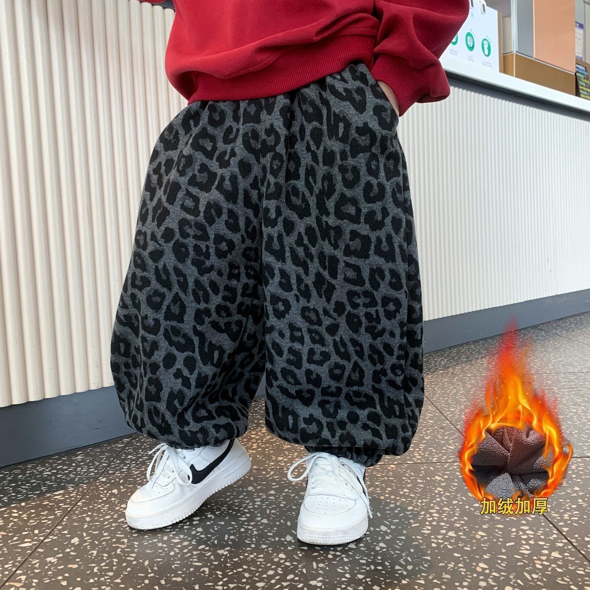 Pants with leopard print and fleece for boys and girls, autumn and winter edition 2025 new style, loose casual pants