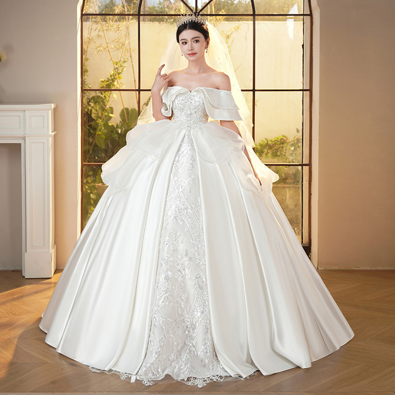 One shoulder main satin wedding dress 2026 new style for petite women, French heavy industry palace style, arm covering, plus size