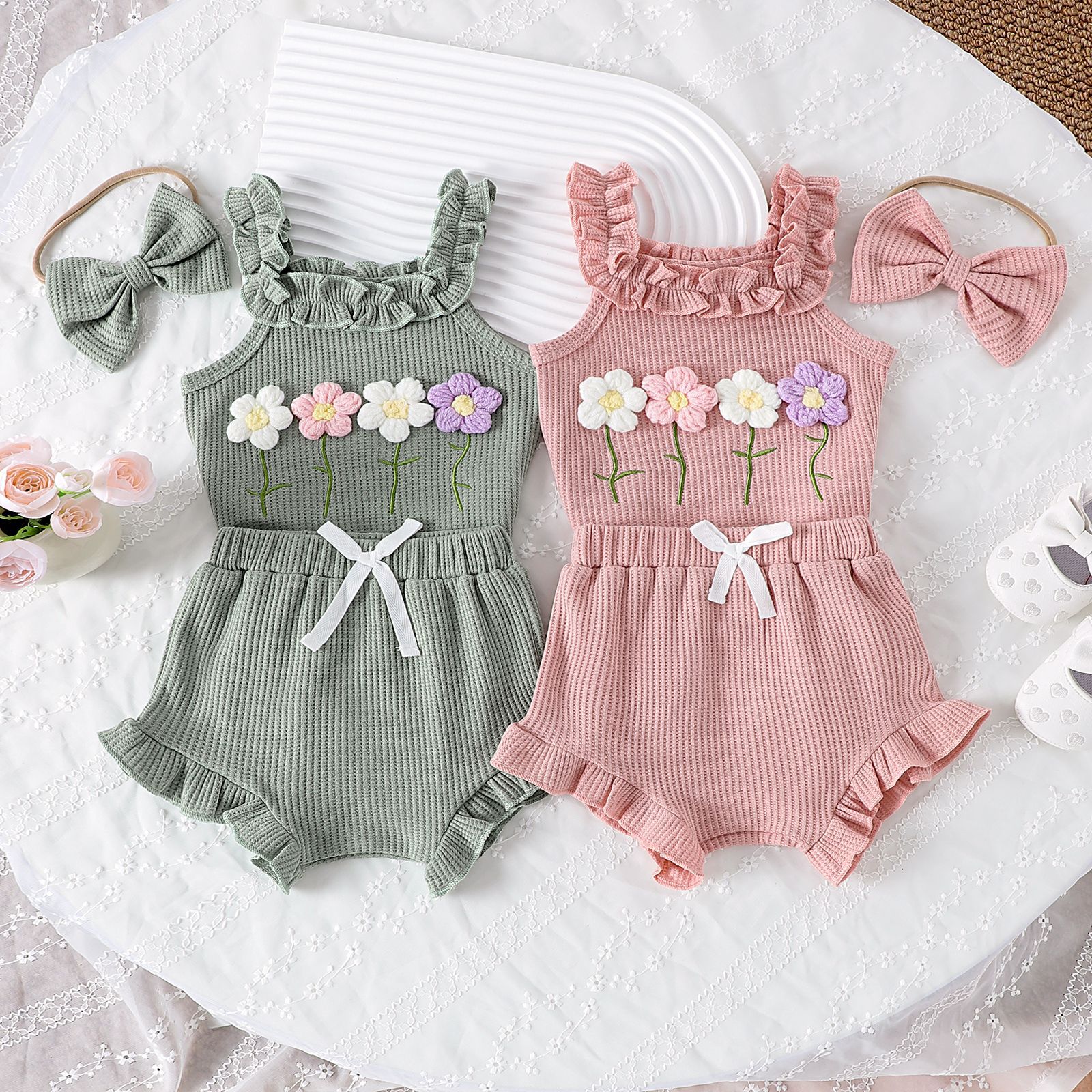 Foreign trade children's clothing summer new girls' yarn flower suspender Ha Yi with solid color shorts head estimation set